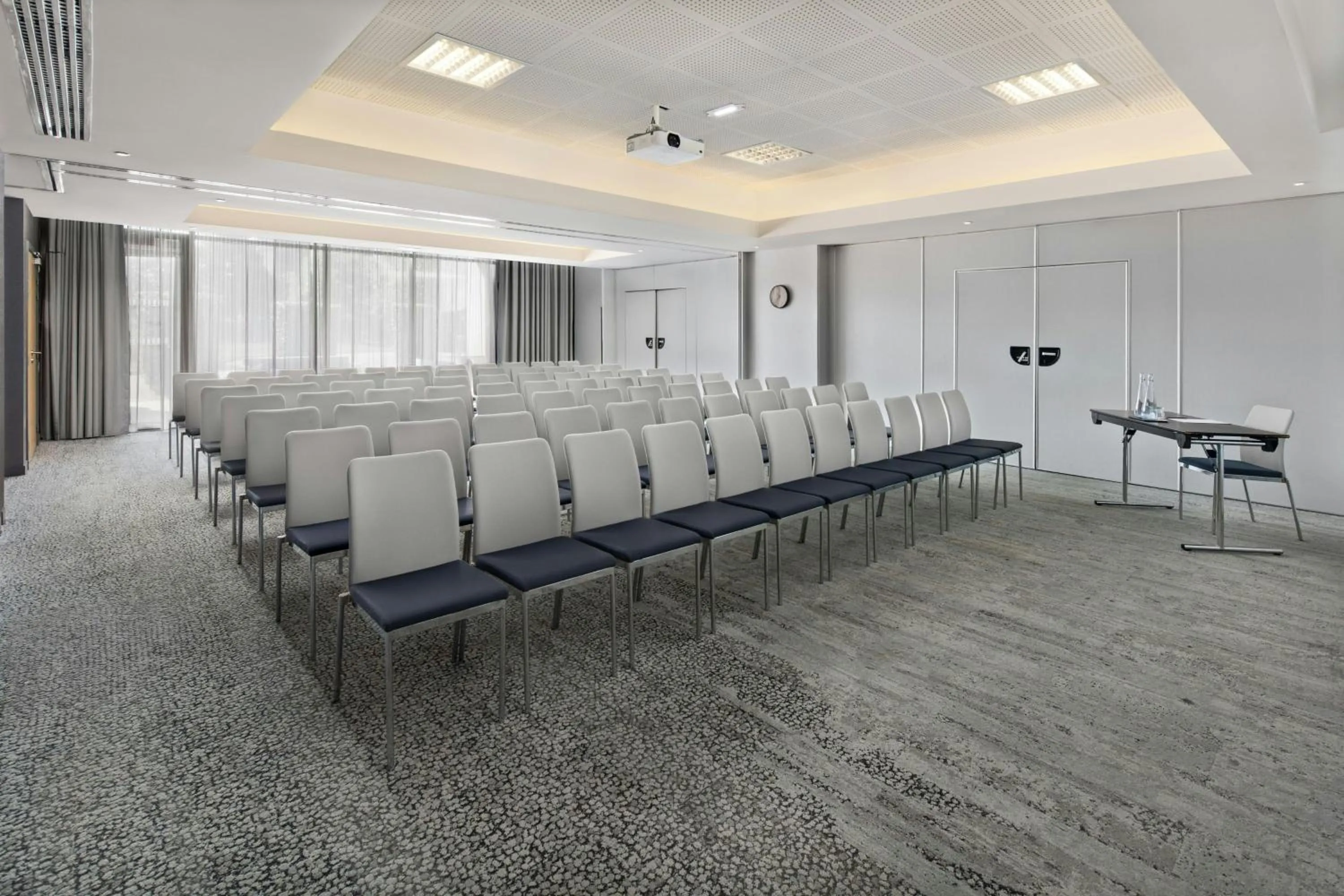 Meeting/conference room in Courtyard by Marriott Toulouse Airport