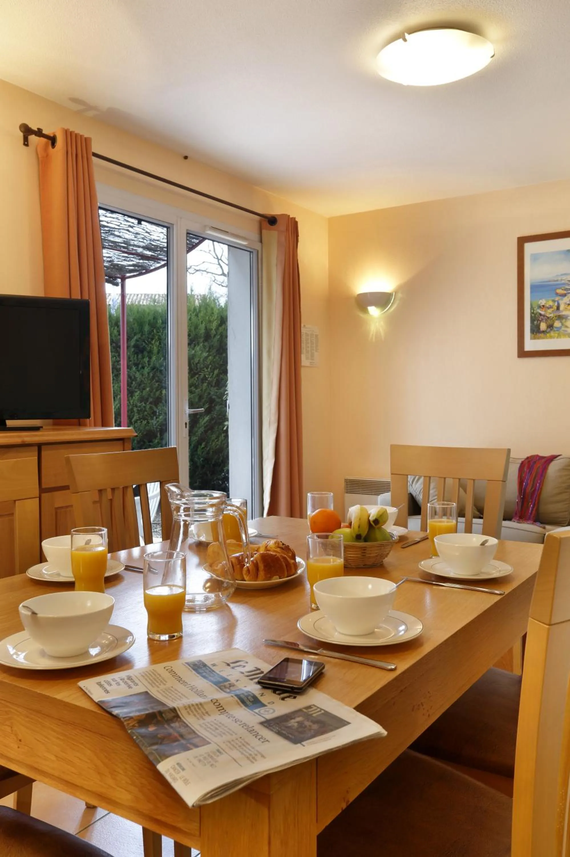 Dining area in Vacancéole - Les Bastides de Fayence