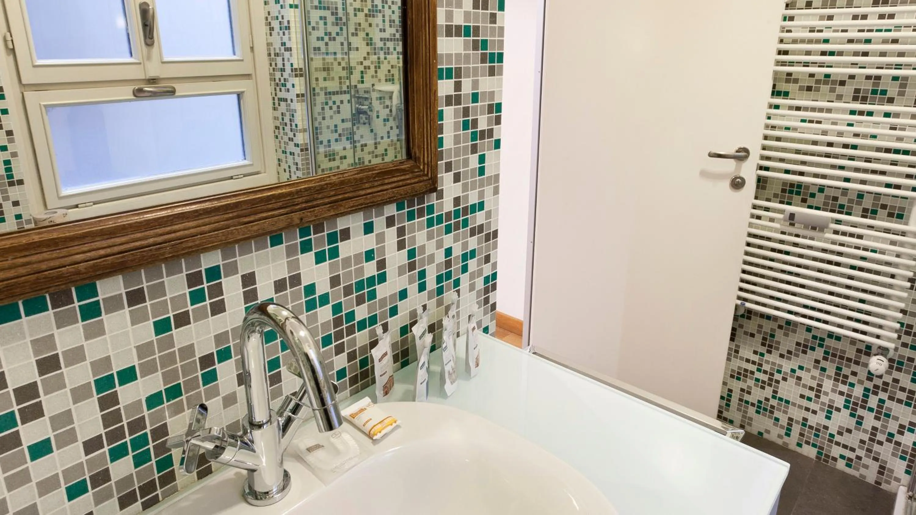 Bathroom in Italianway - Vincenzo Monti 52