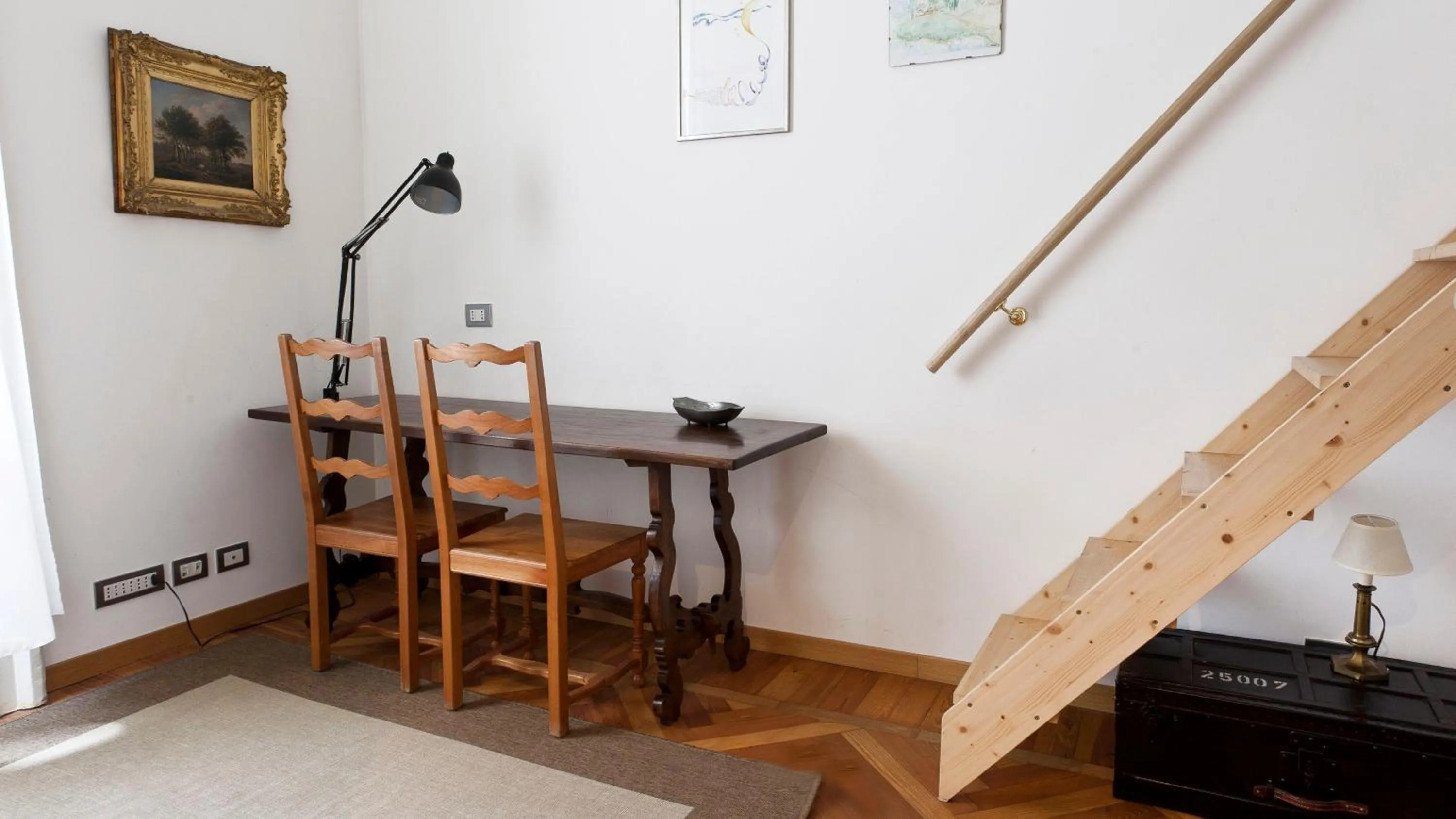 Seating area in Italianway - Vincenzo Monti 52