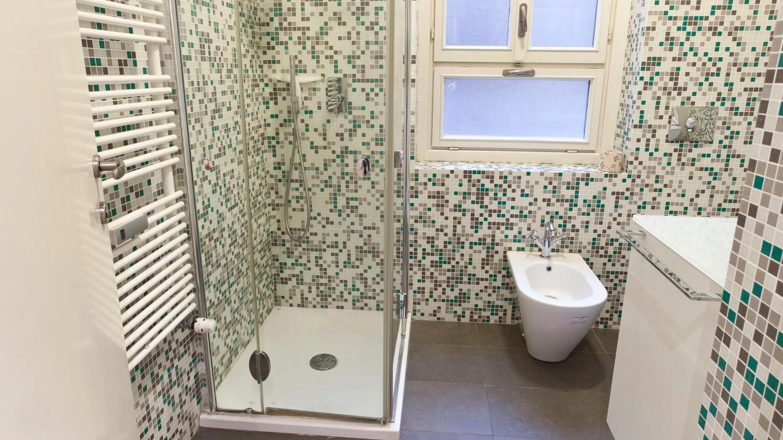 Bathroom in Italianway - Vincenzo Monti 52