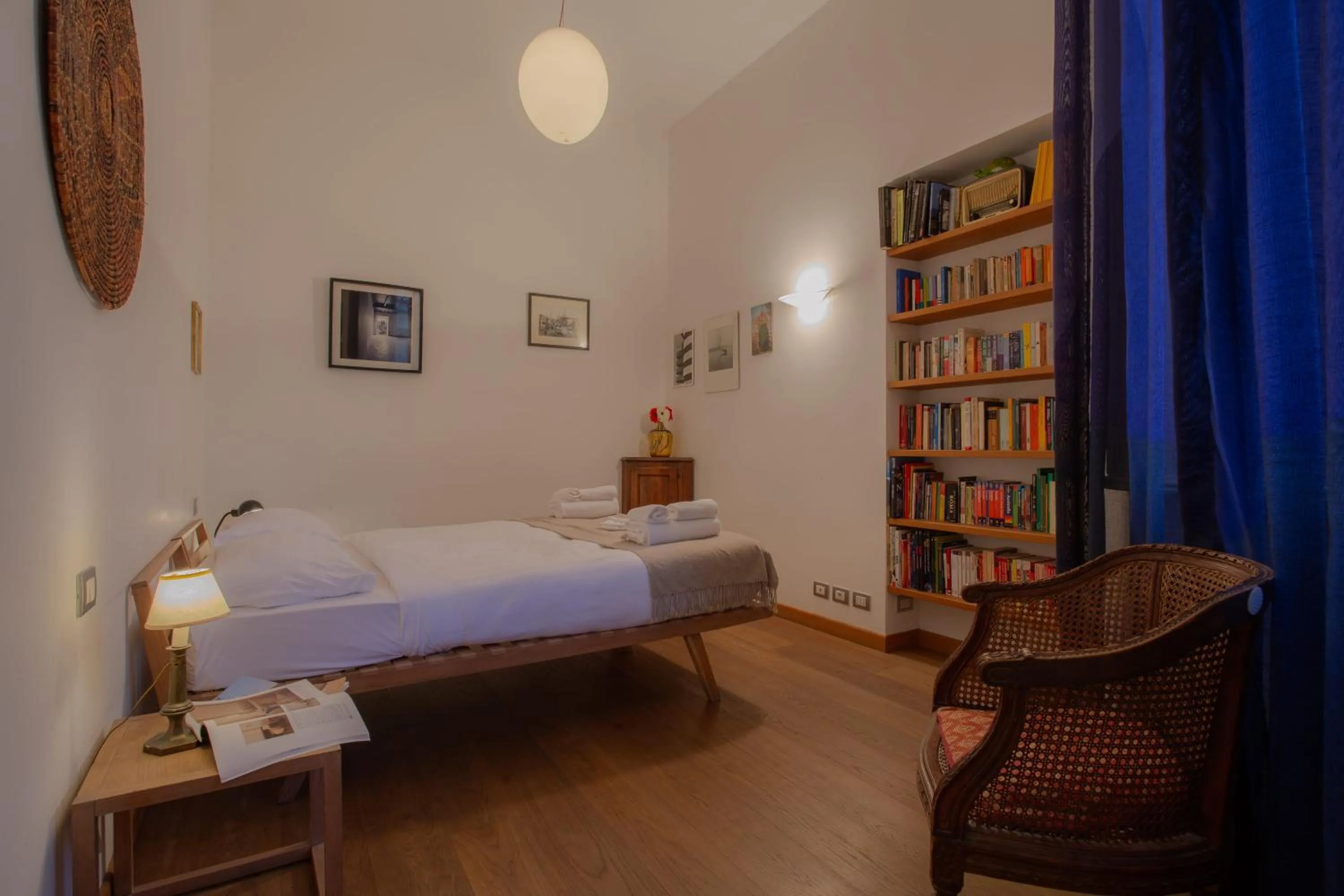 Bedroom, Bed in Italianway Easy - Vincenzo Monti 52