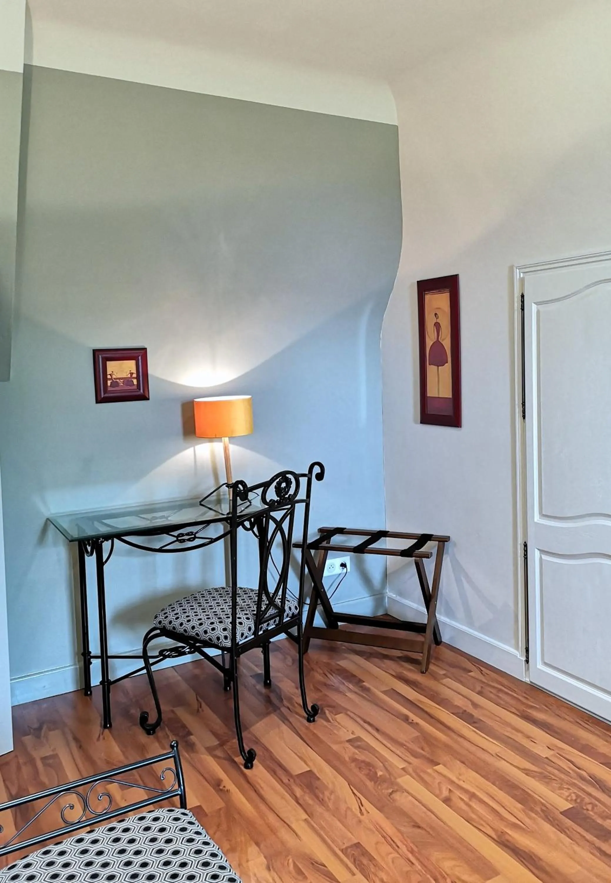 Property building in Hotel de la Pagézie