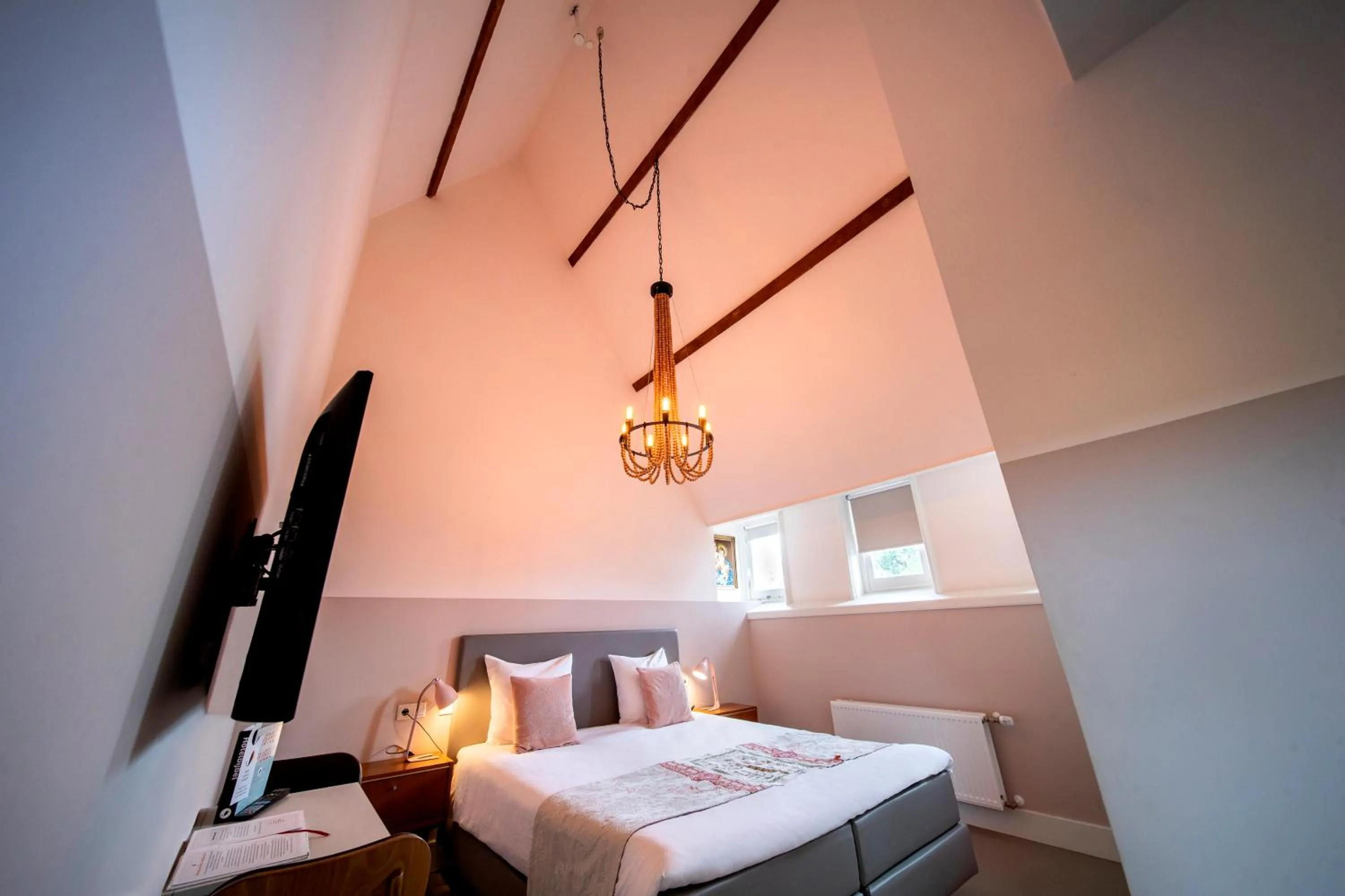 Bed in Kloosterhotel de Soete Moeder