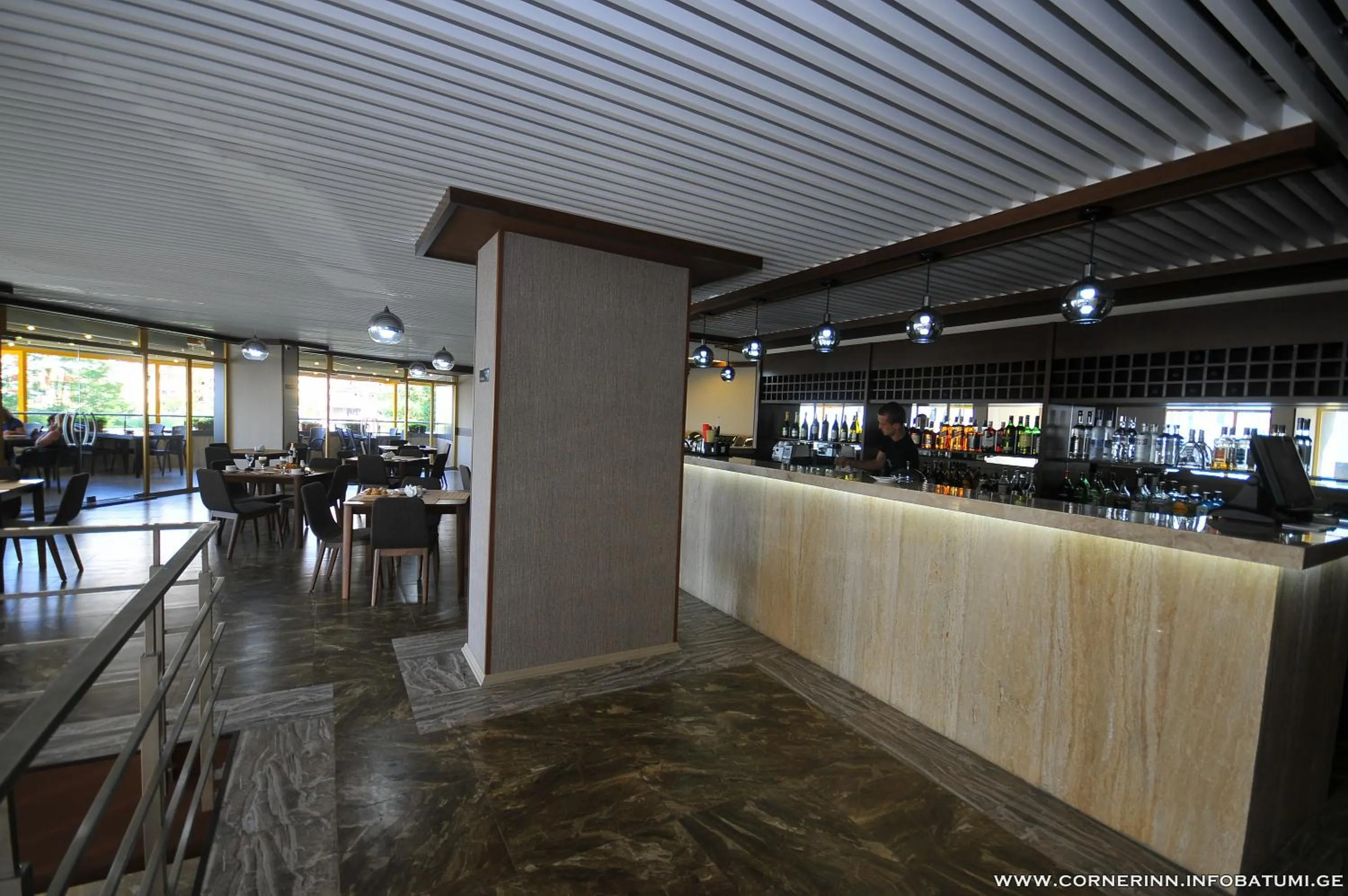 Restaurant/places to eat in Hotel Corner Inn