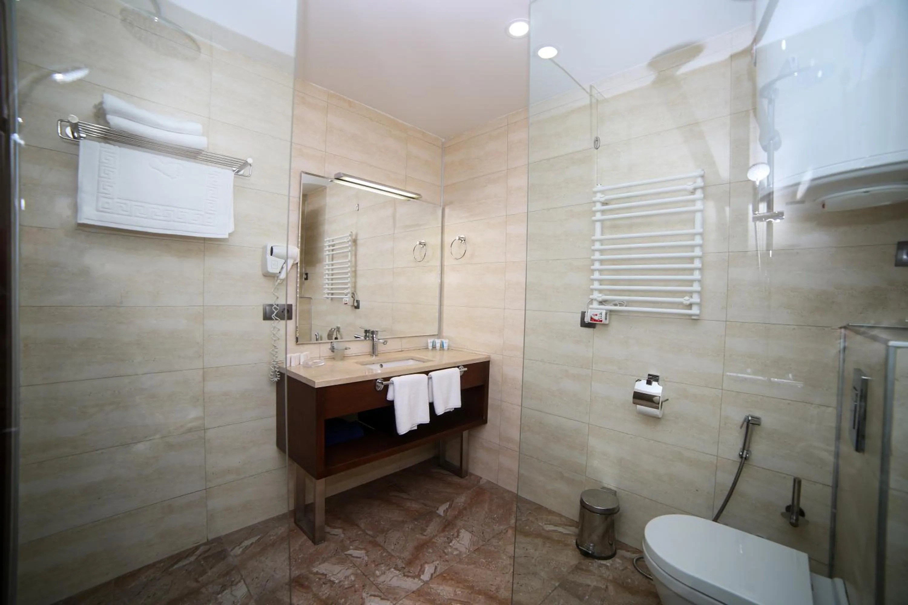 Bathroom in Hotel Corner Inn