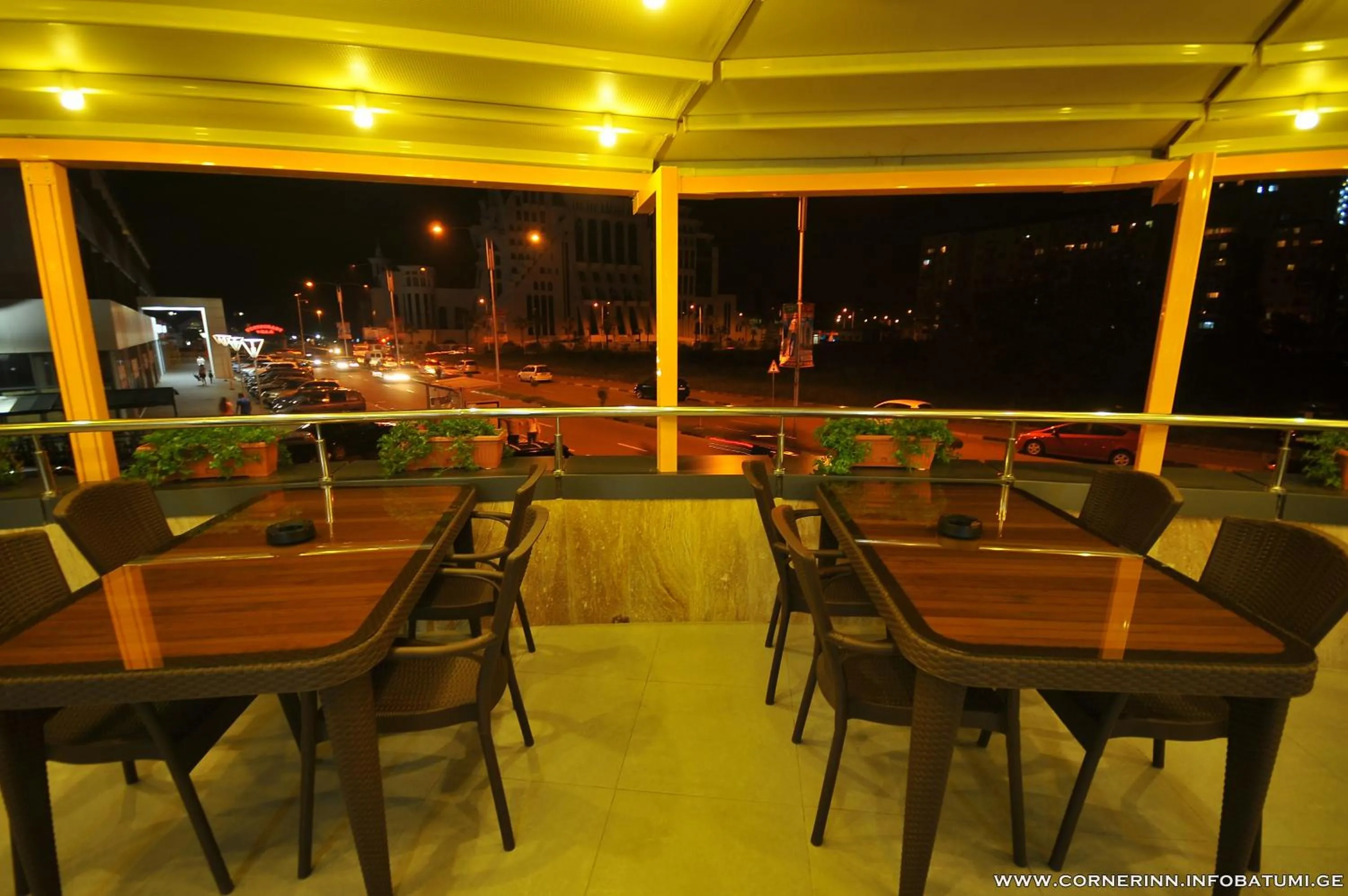 Restaurant/places to eat in Hotel Corner Inn