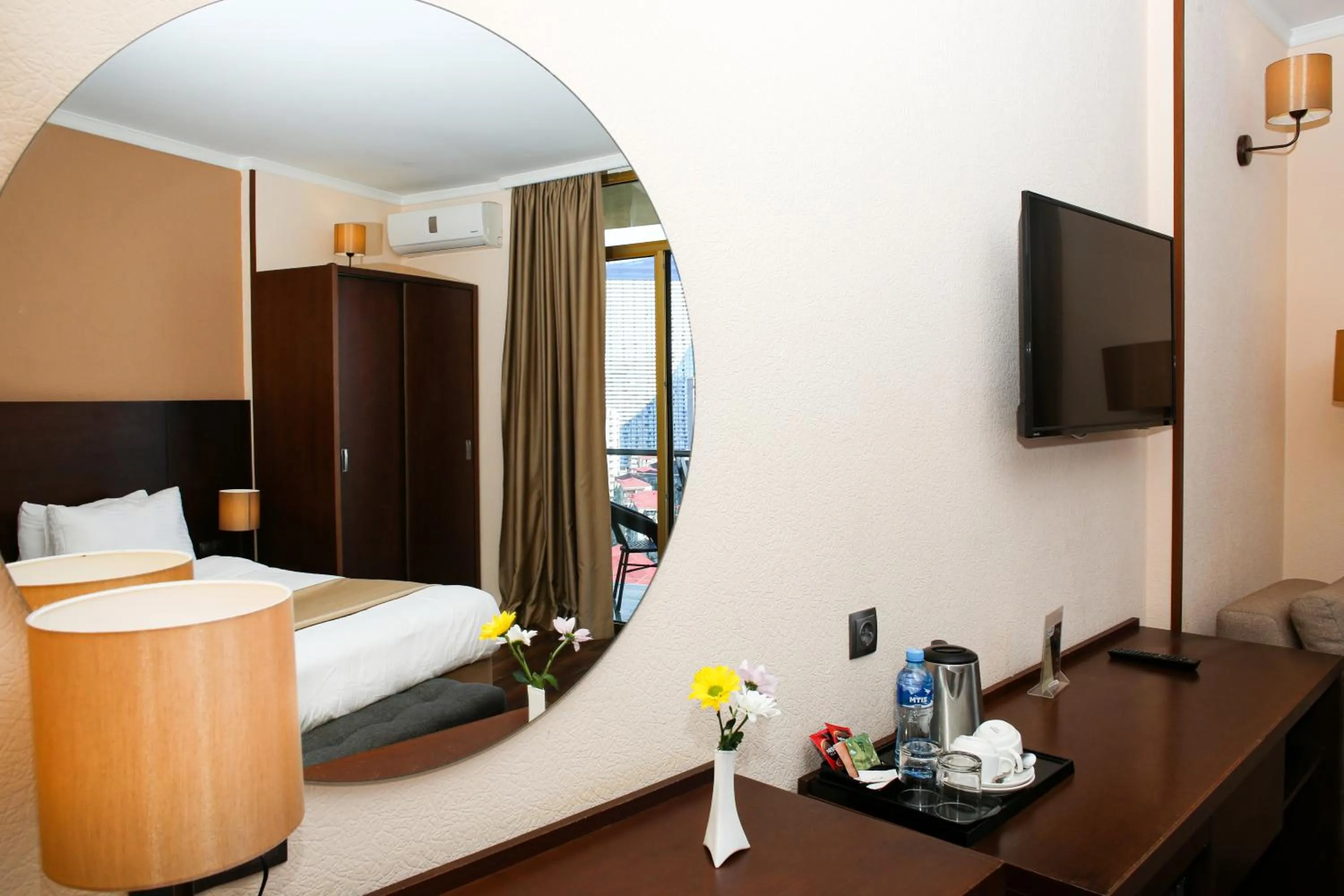 TV and multimedia, Bed in Hotel Corner Inn