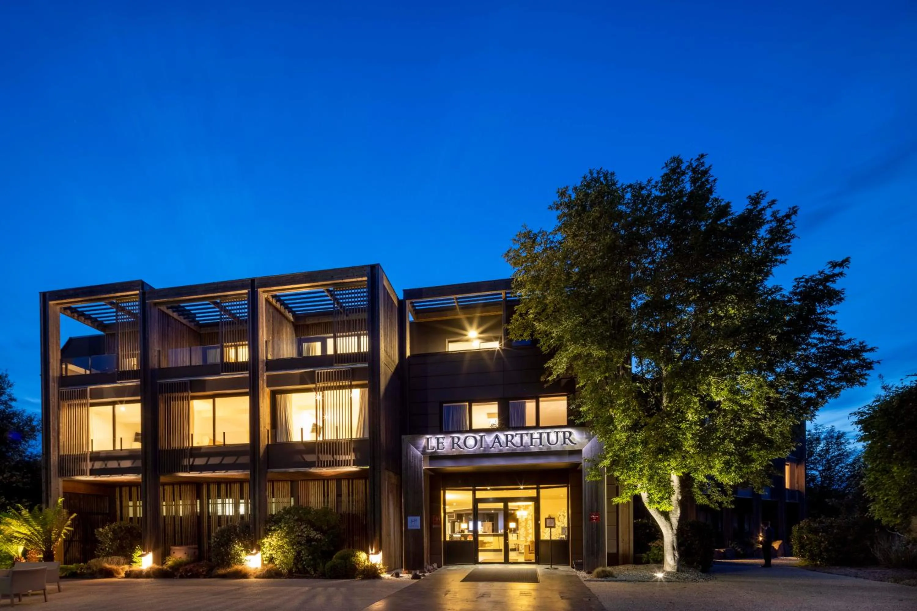 Property building in Best Western Plus Le Roi Arthur Hôtel & Spa