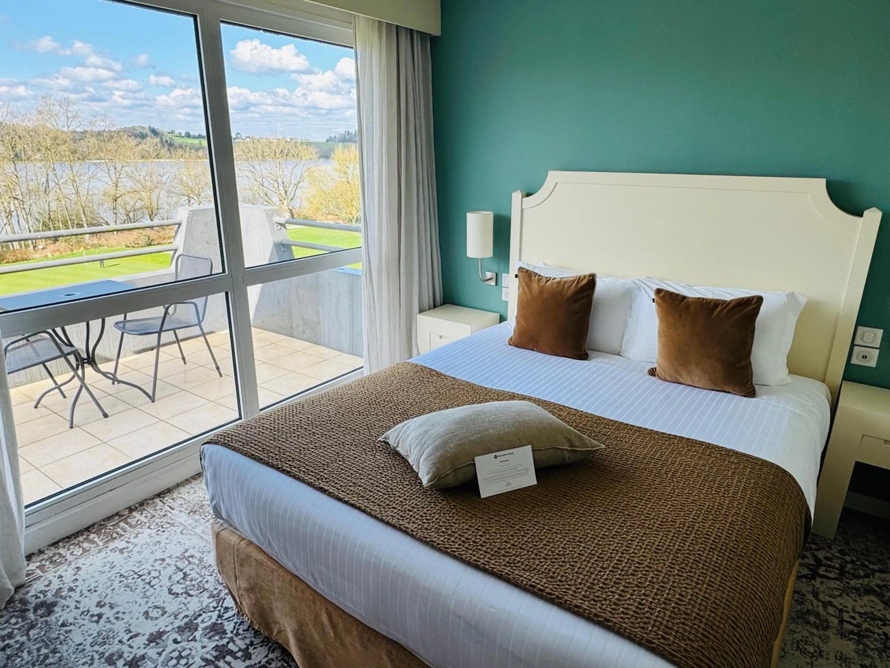 Bedroom, Bed in Best Western Plus Le Roi Arthur Hôtel & Spa