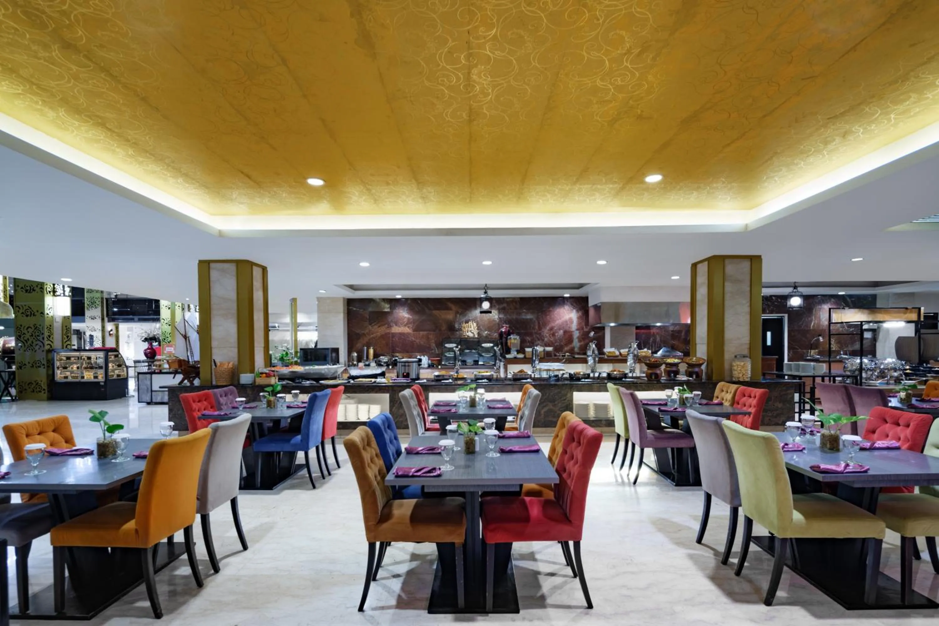 Restaurant/places to eat in Swiss-Belhotel Makassar