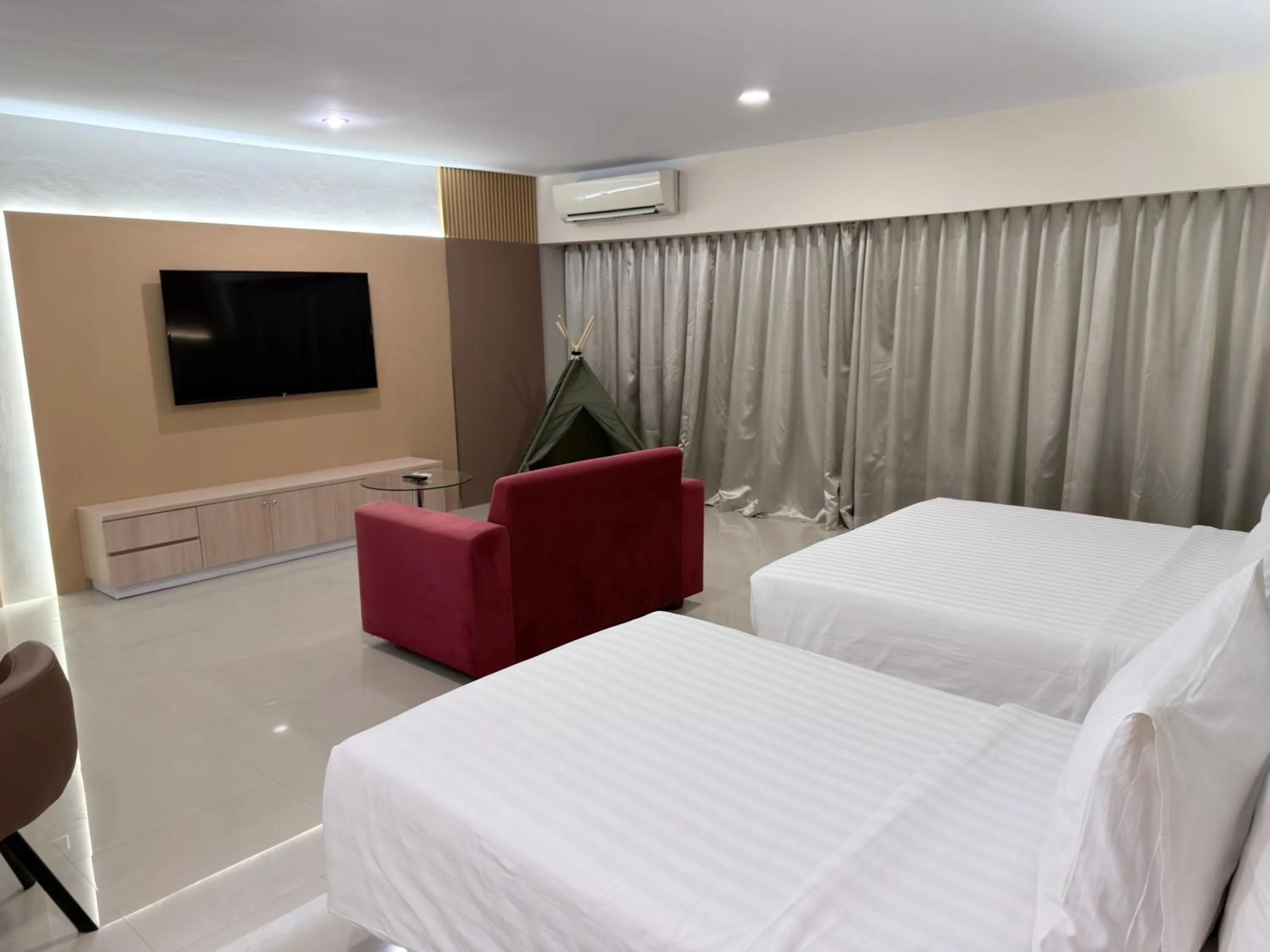 Bedroom, Bed in Swiss-Belhotel Makassar