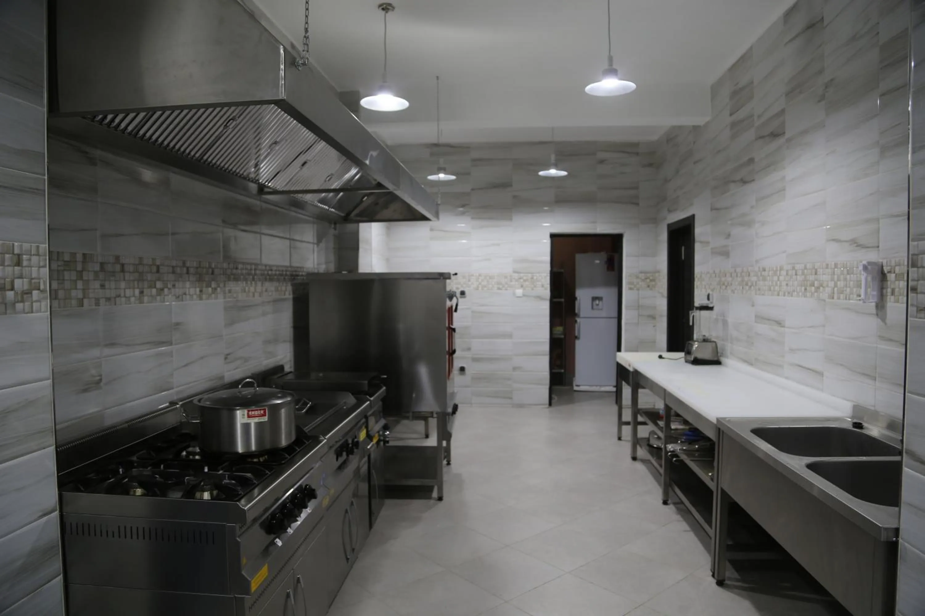 Kitchen or kitchenette in Nouakchott Hotel