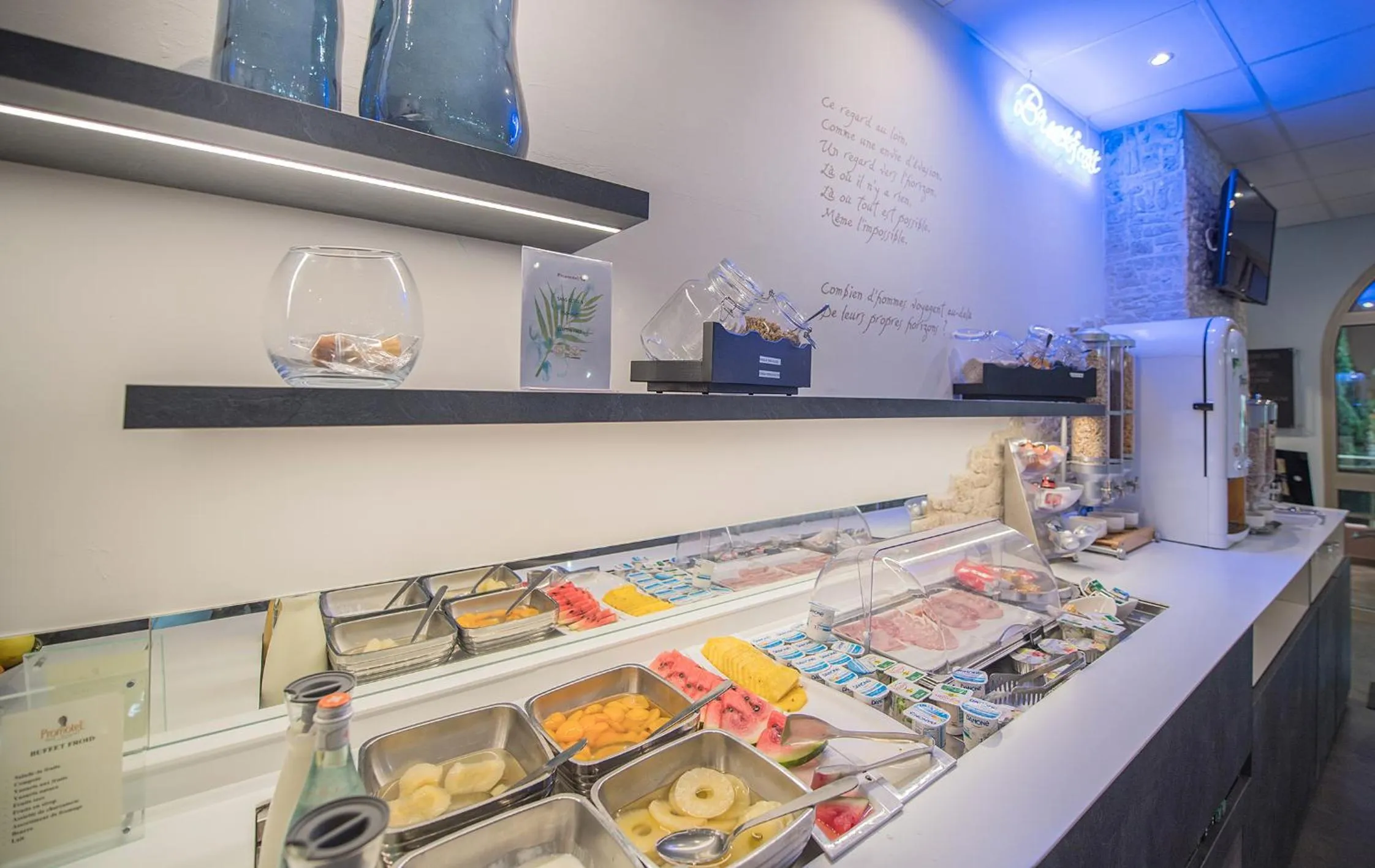 Food and drinks in Promotel