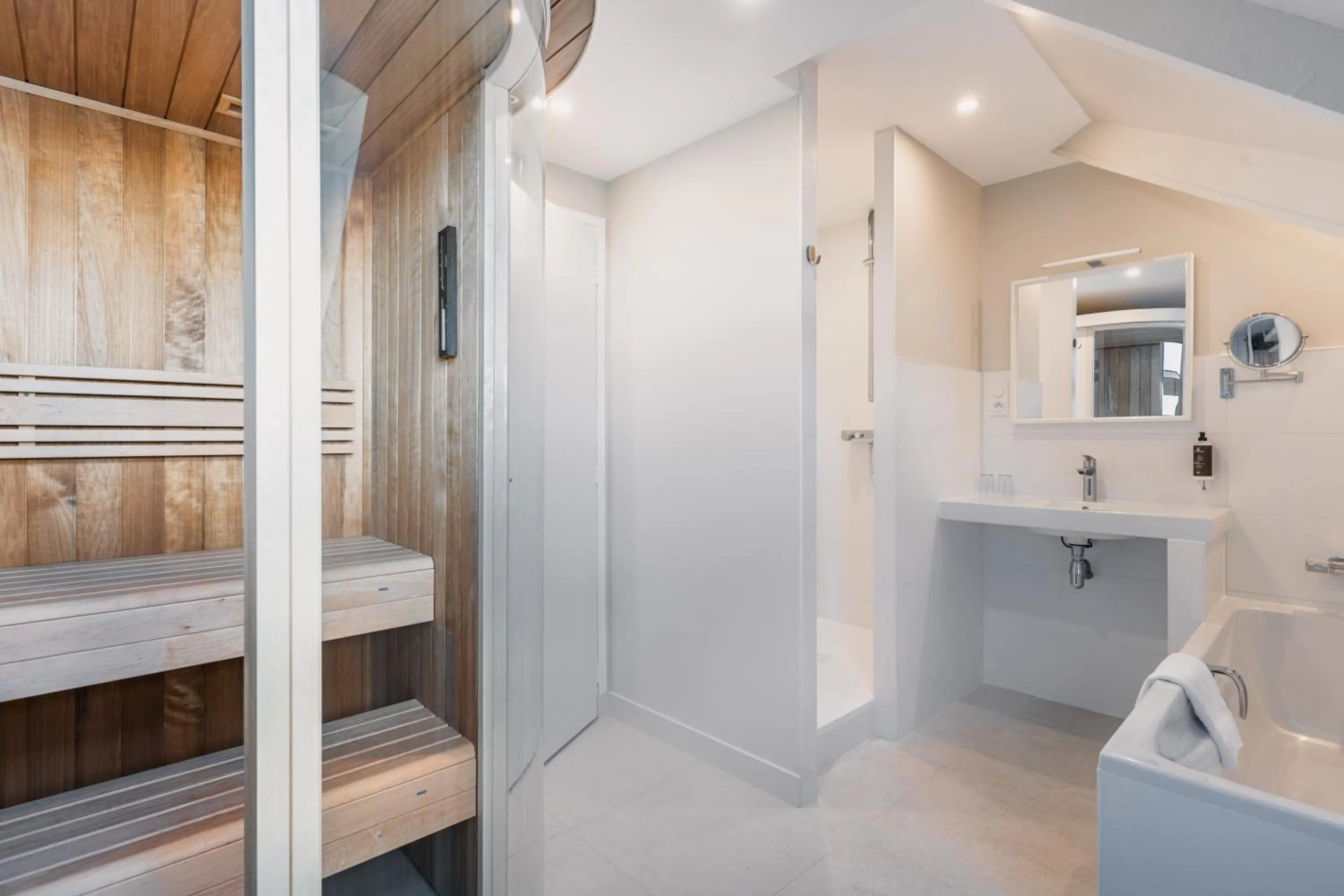 Sauna in Hôtel Spa De La Citadelle Lorient