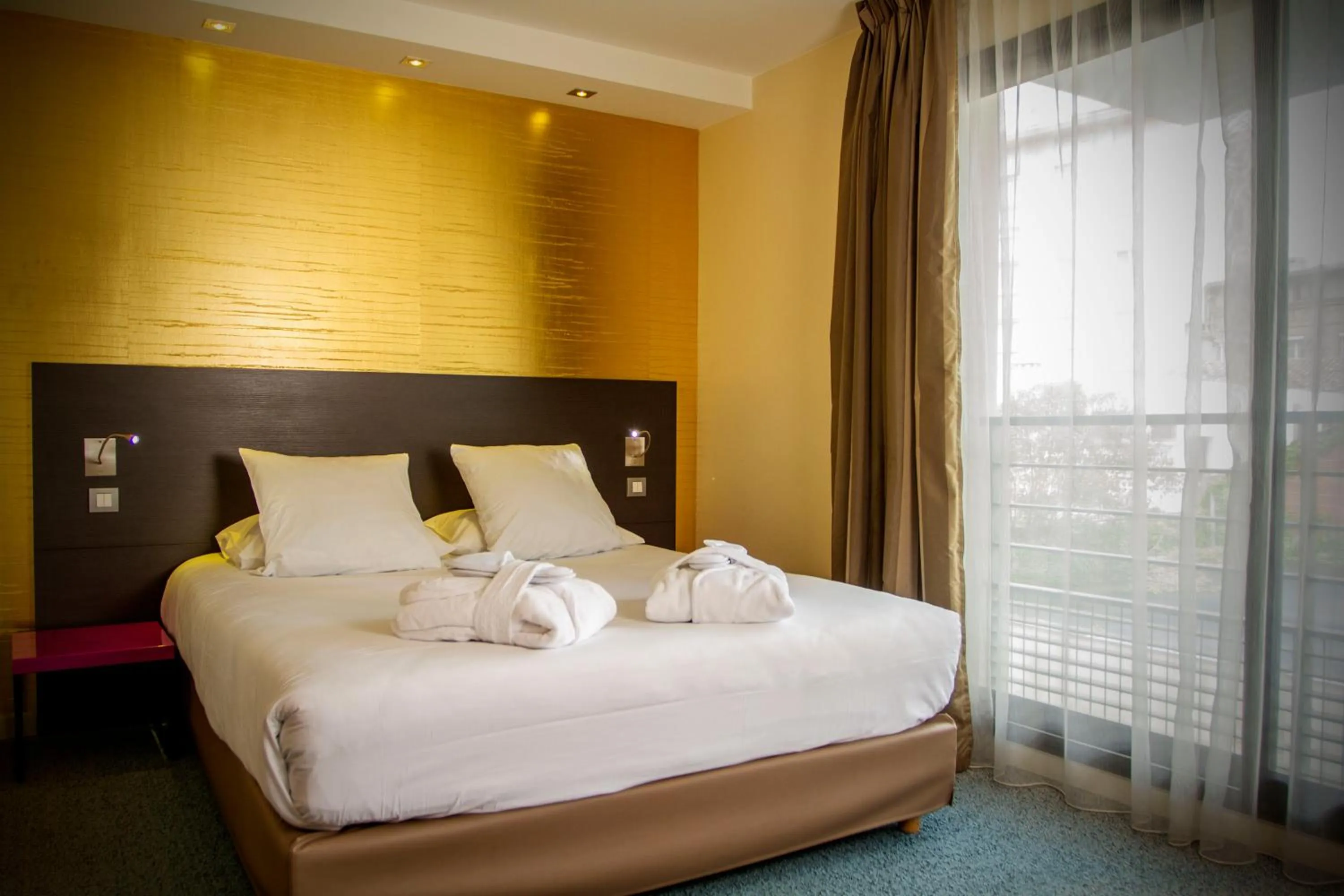 Bedroom, Bed in Appart Hôtel Clément Ader