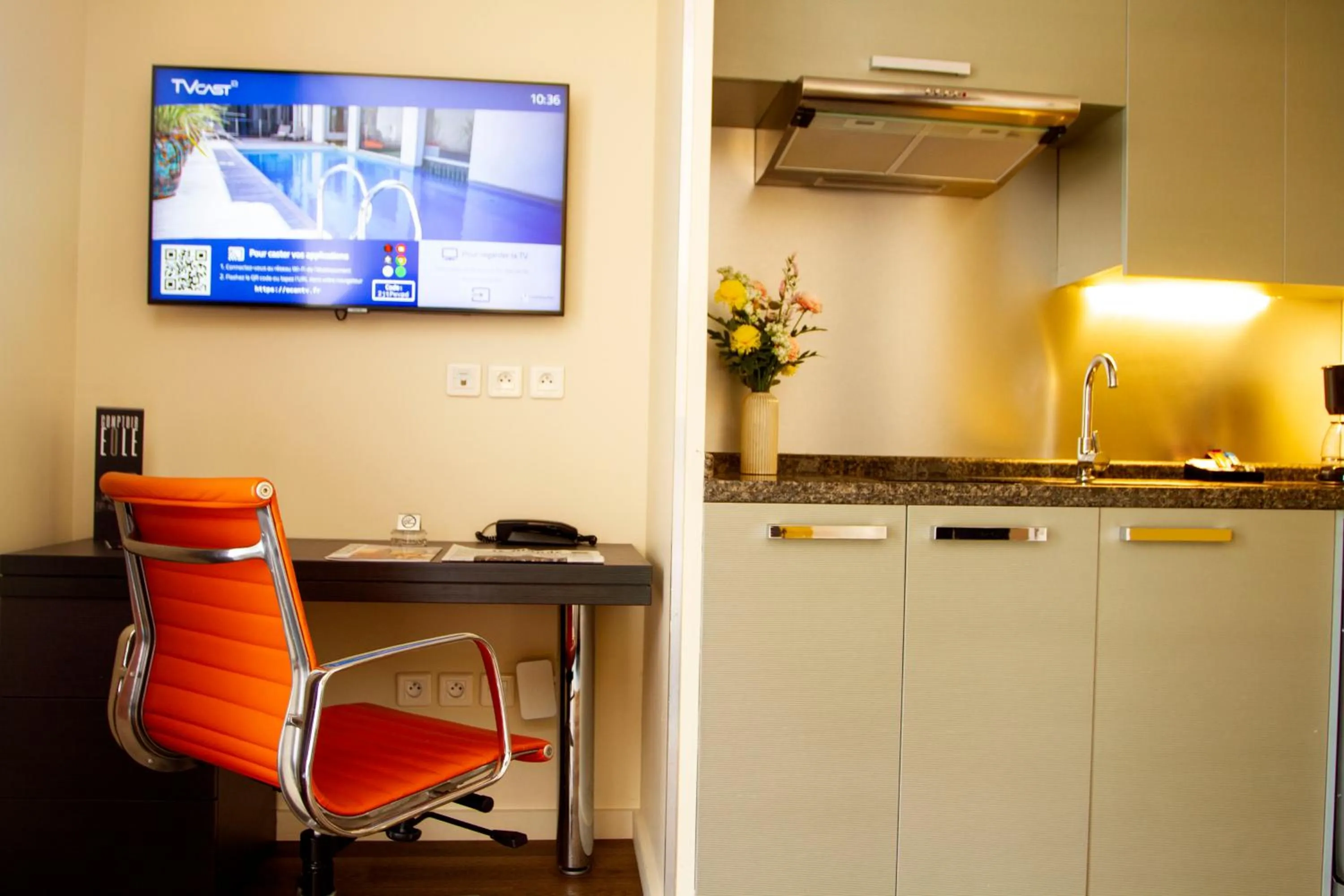 Kitchen or kitchenette in Appart Hôtel Clément Ader