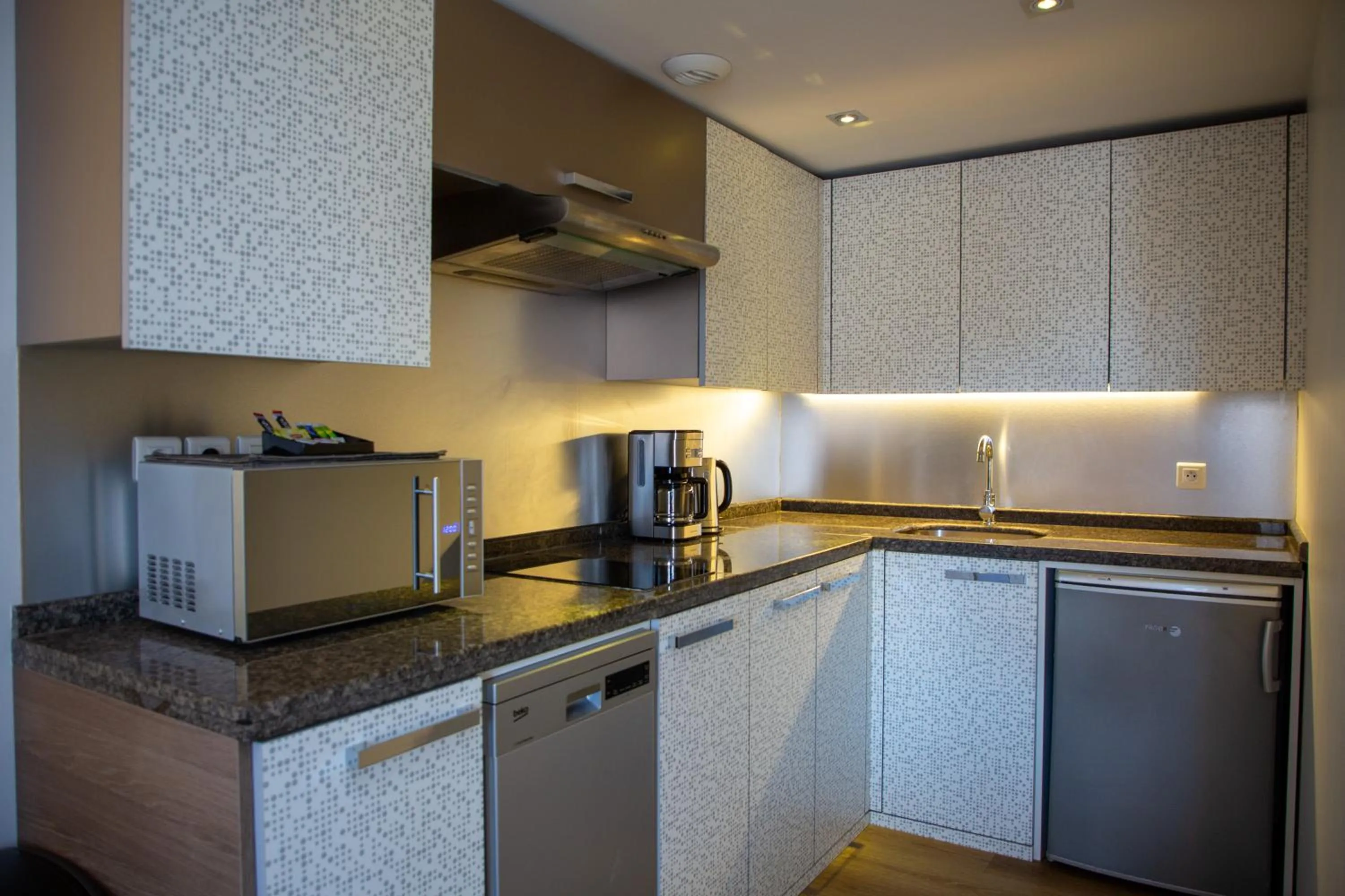 Kitchen or kitchenette in Appart Hôtel Clément Ader