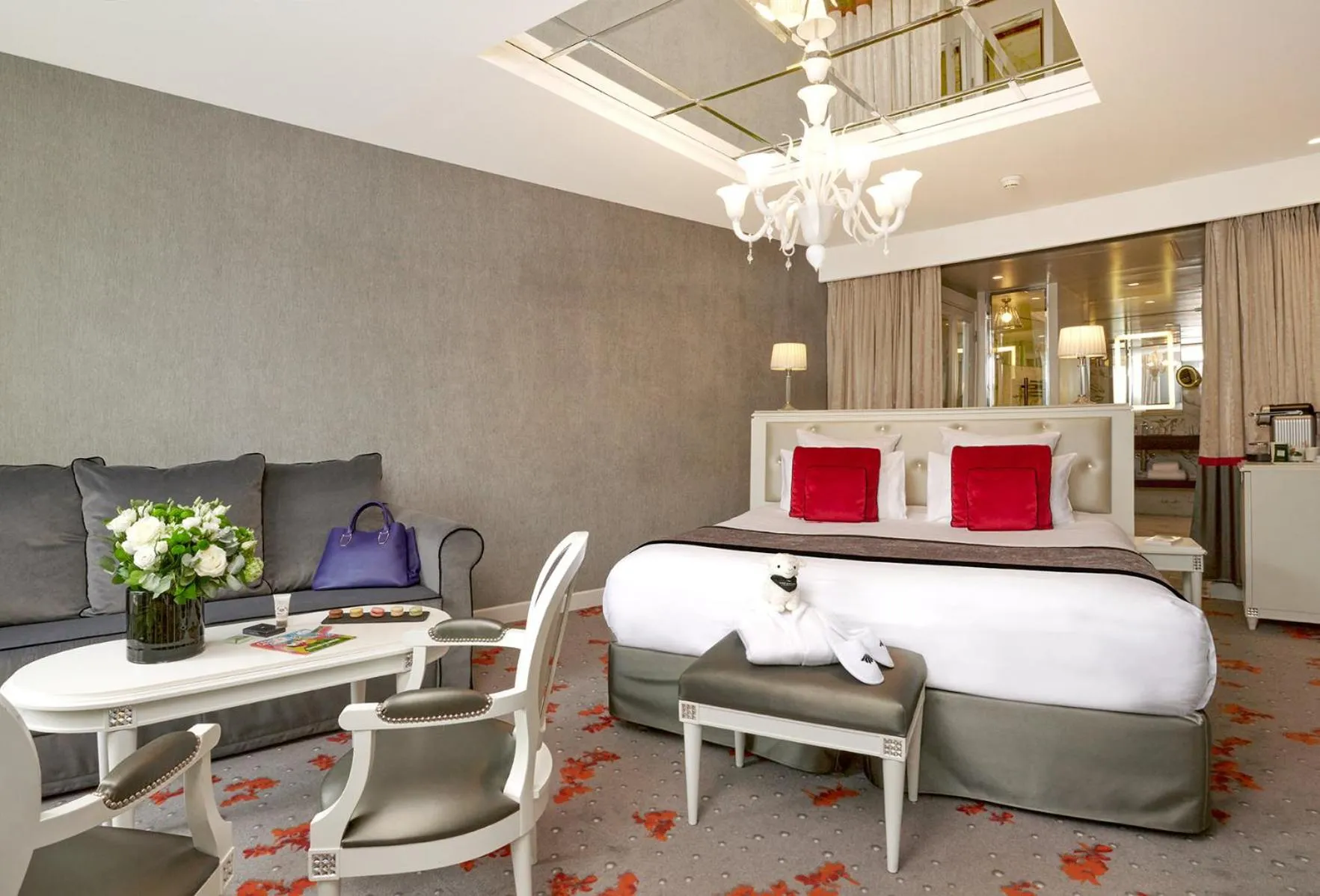 Bedroom, Bed in Maison Albar - Le Diamond