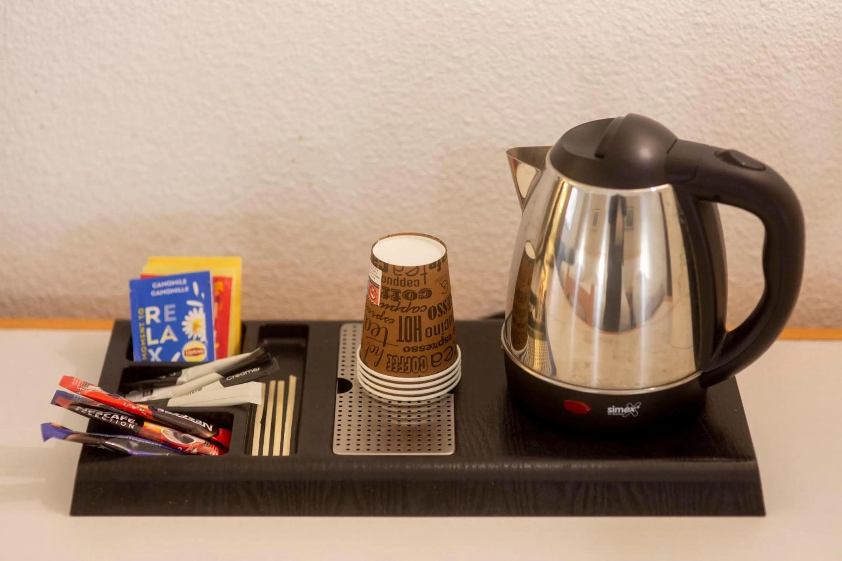 Coffee/tea facilities in Hôtel Paradis