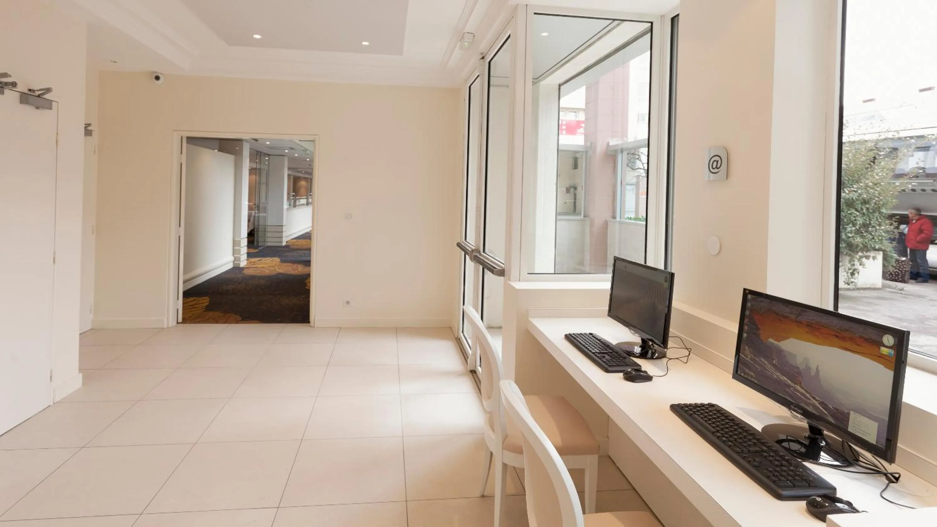 Business facilities in Hôtel Paradis