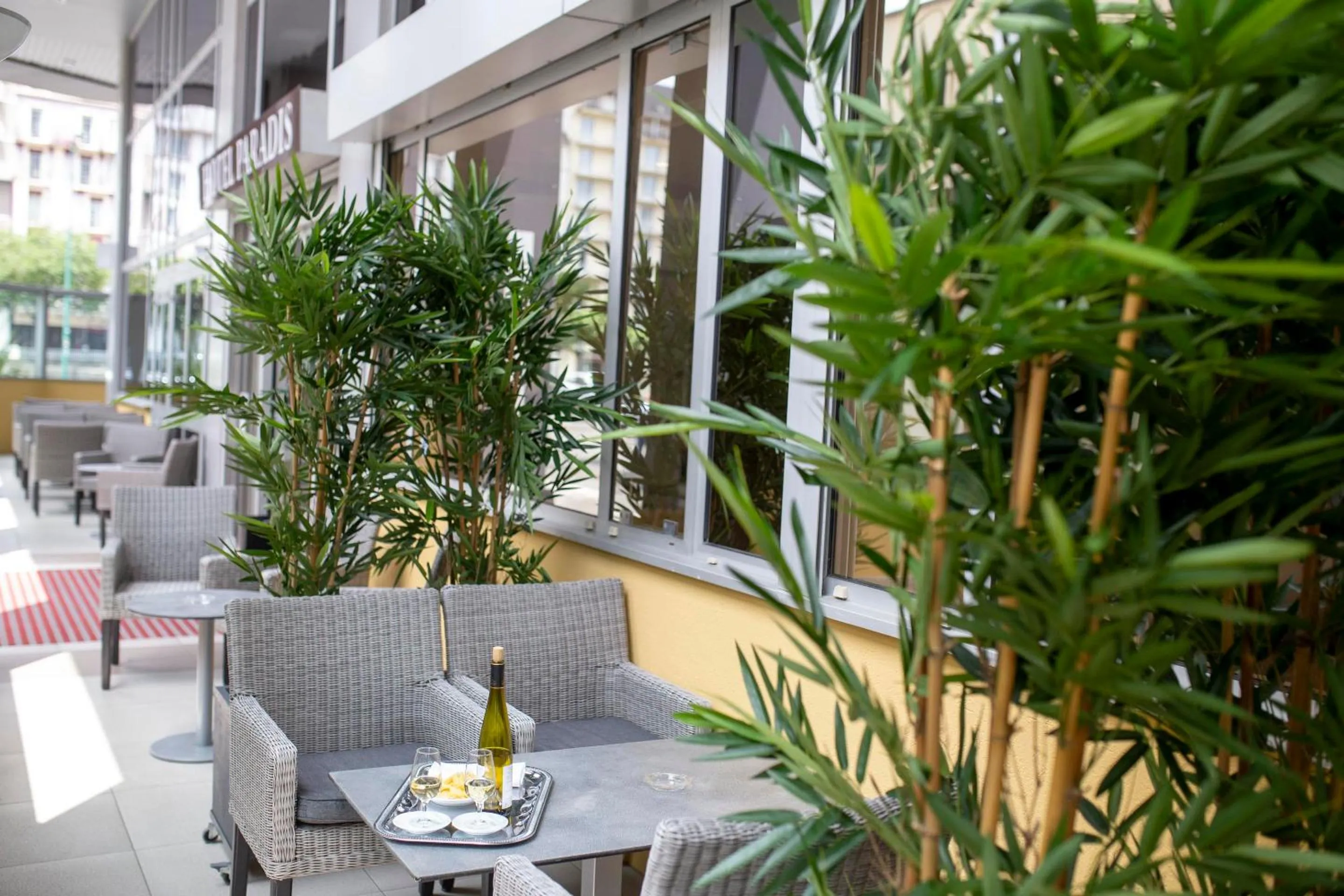 Property building in Hôtel Paradis