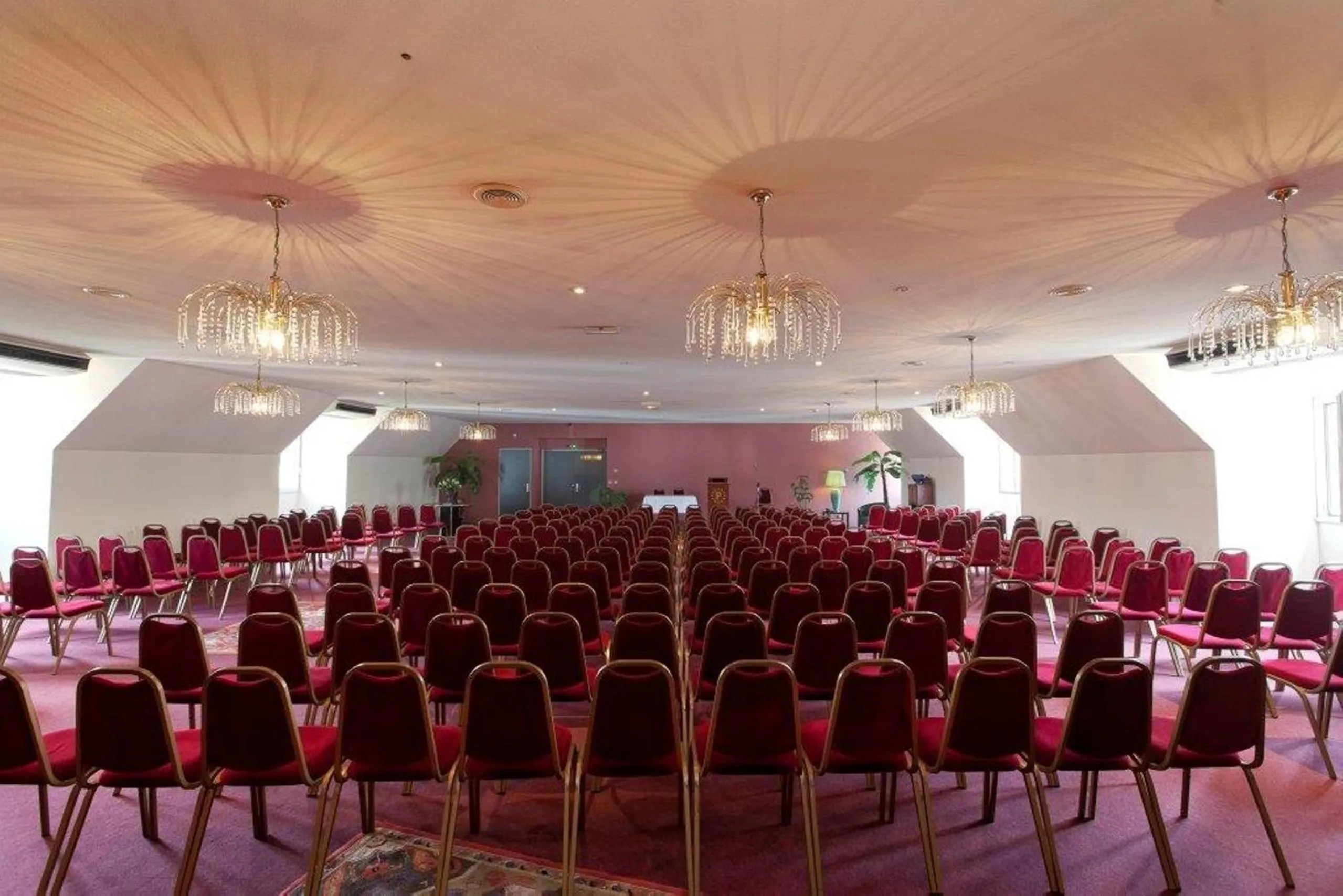 Property building in Hôtel Paradis