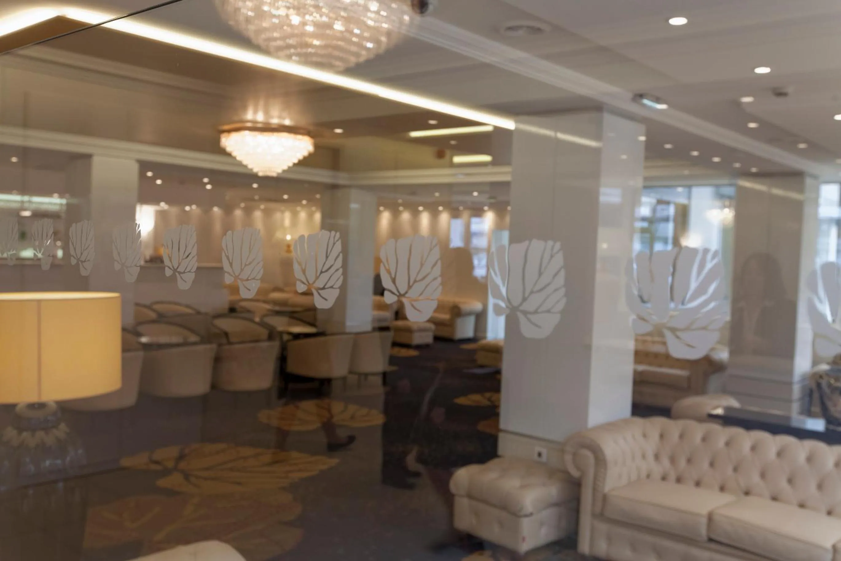 Property building in Hôtel Paradis