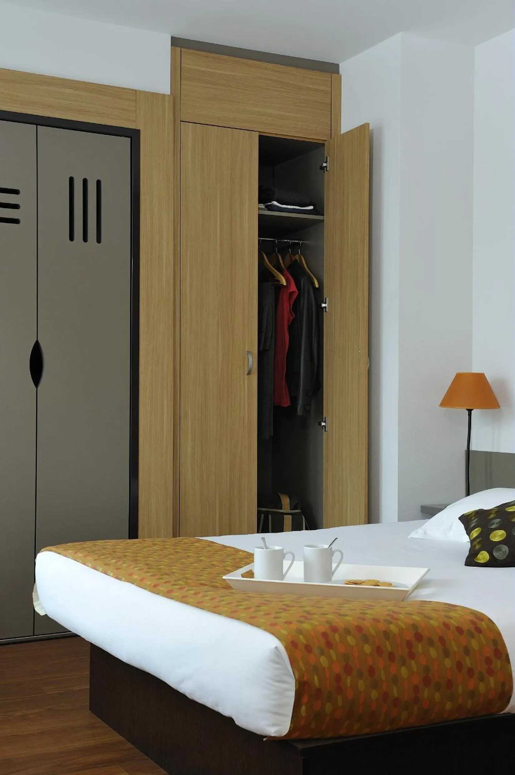 Bed in Aparthotel Adagio Nantes Centre