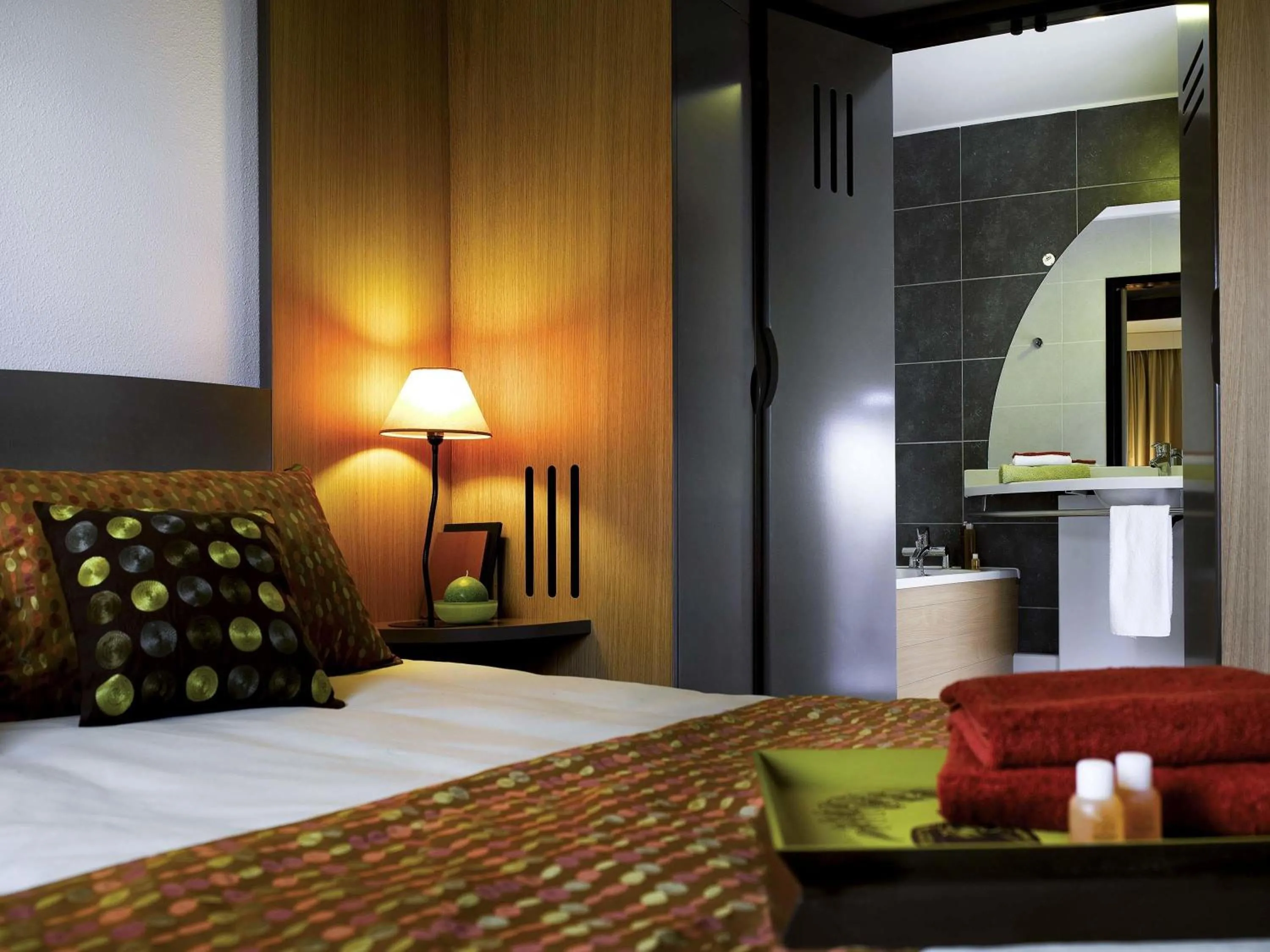 Bedroom, Bed in Aparthotel Adagio Nantes Centre