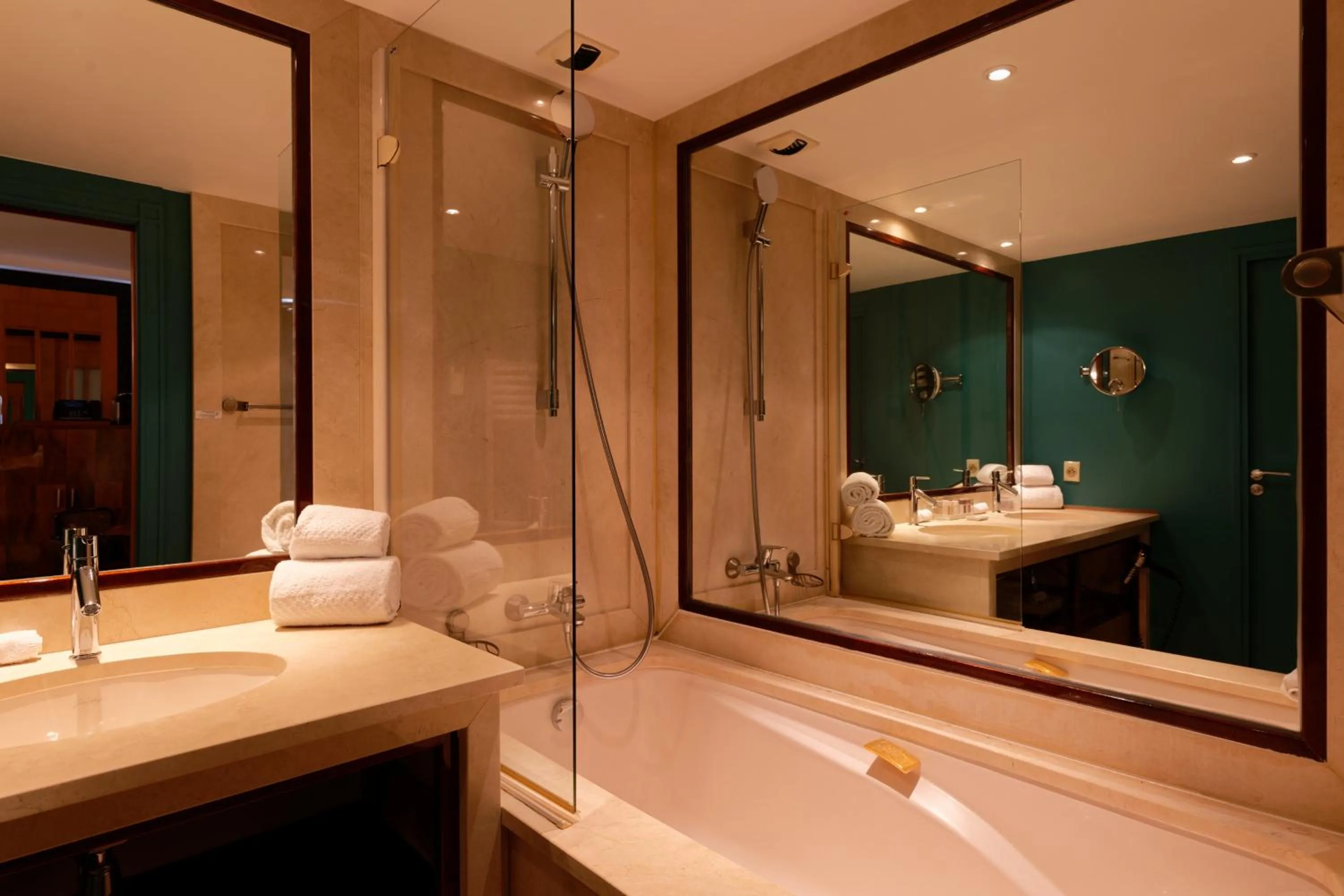 Bathroom in HR Hôtel-Restaurant & Spa Marin