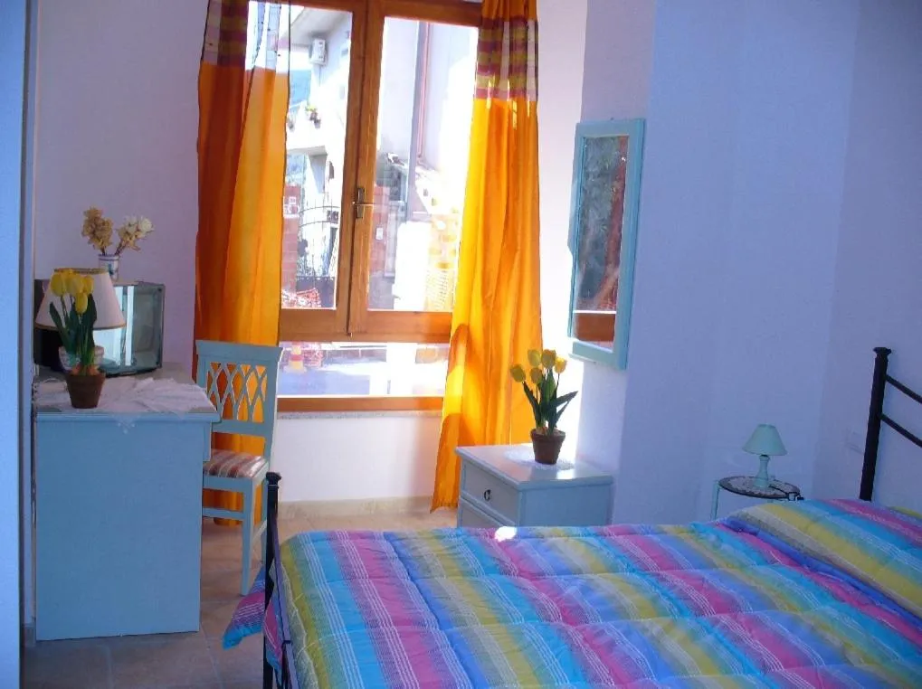 Decorative detail, Bed in L'Onda Blu