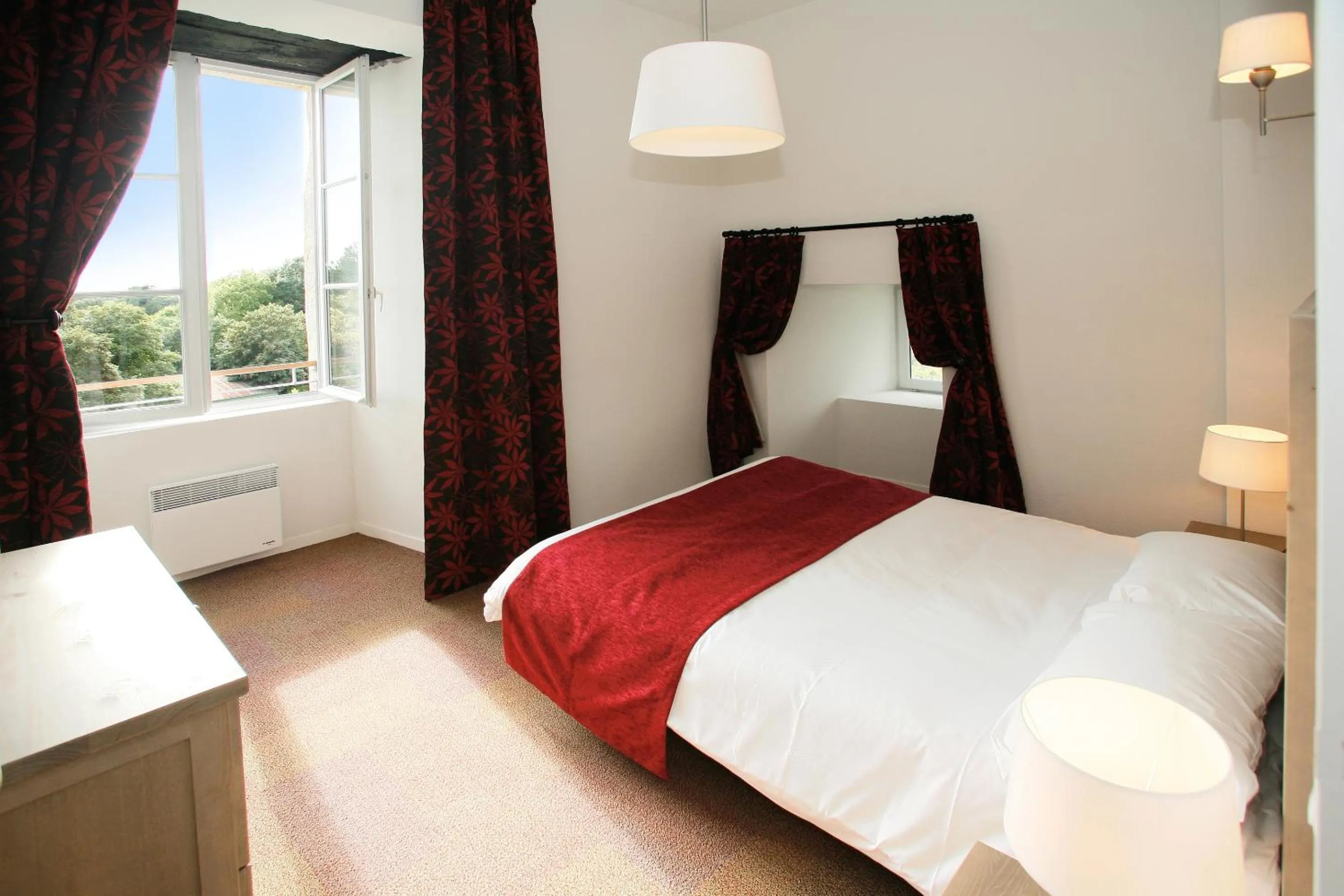 Bedroom, Bed in Résidence Odalys Le Château de Kéravéon