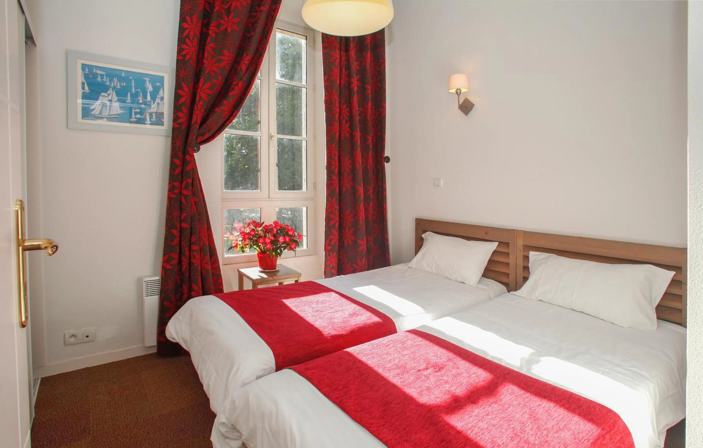 Bedroom, Bed in Résidence Odalys Le Château de Kéravéon