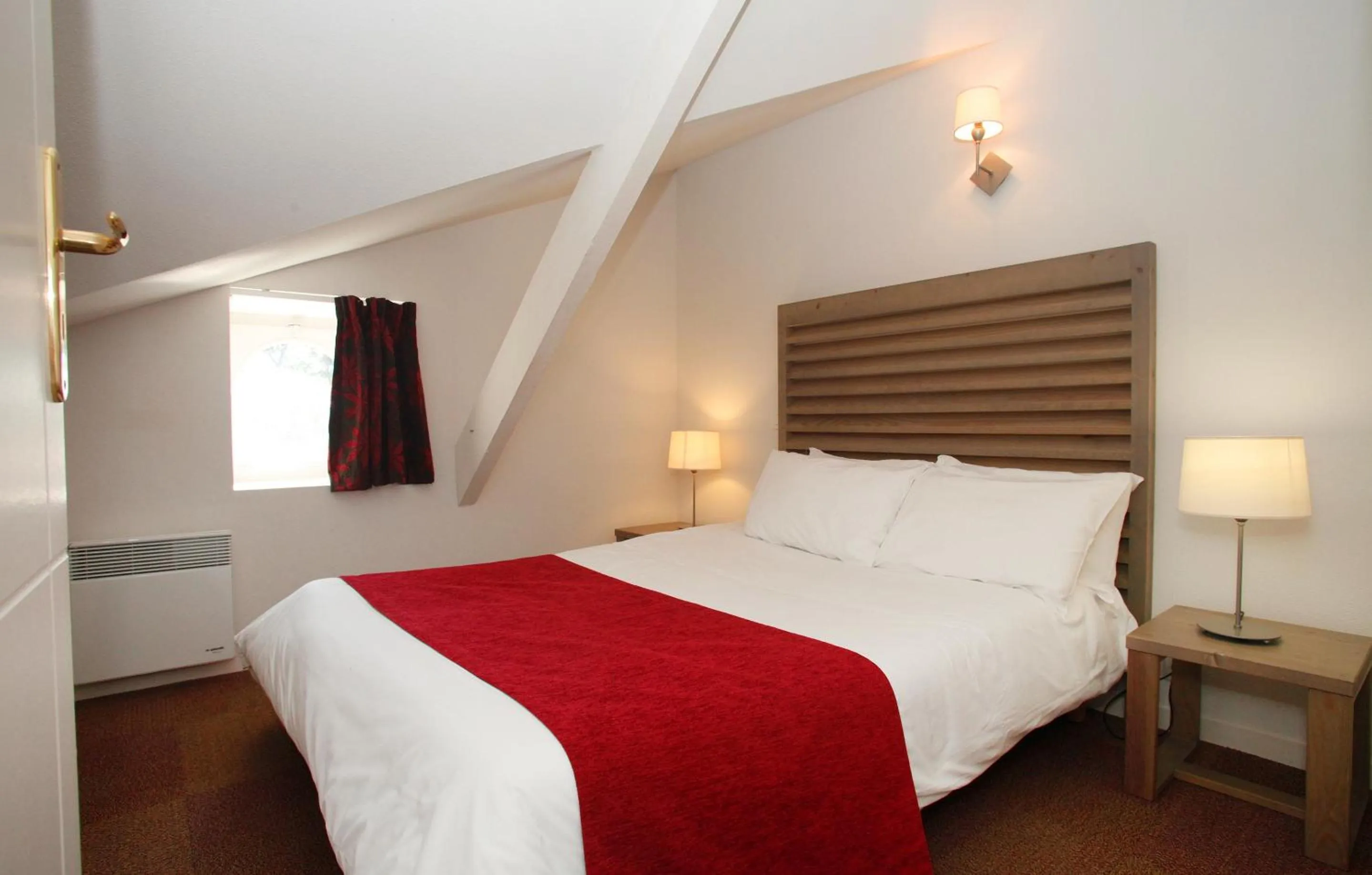 Bedroom, Bed in Résidence Odalys Le Château de Kéravéon