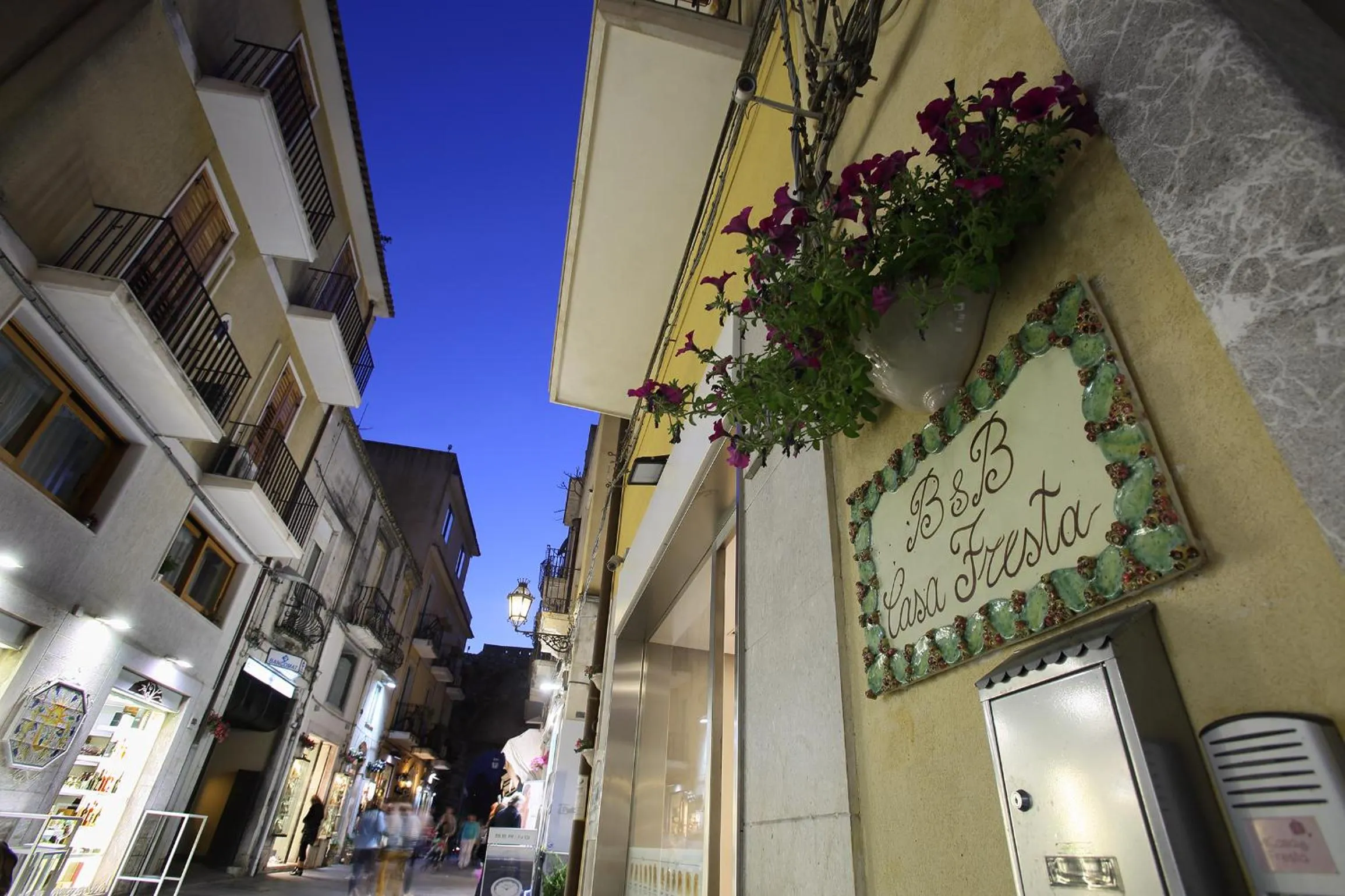 Facade/entrance in Casa Fresta