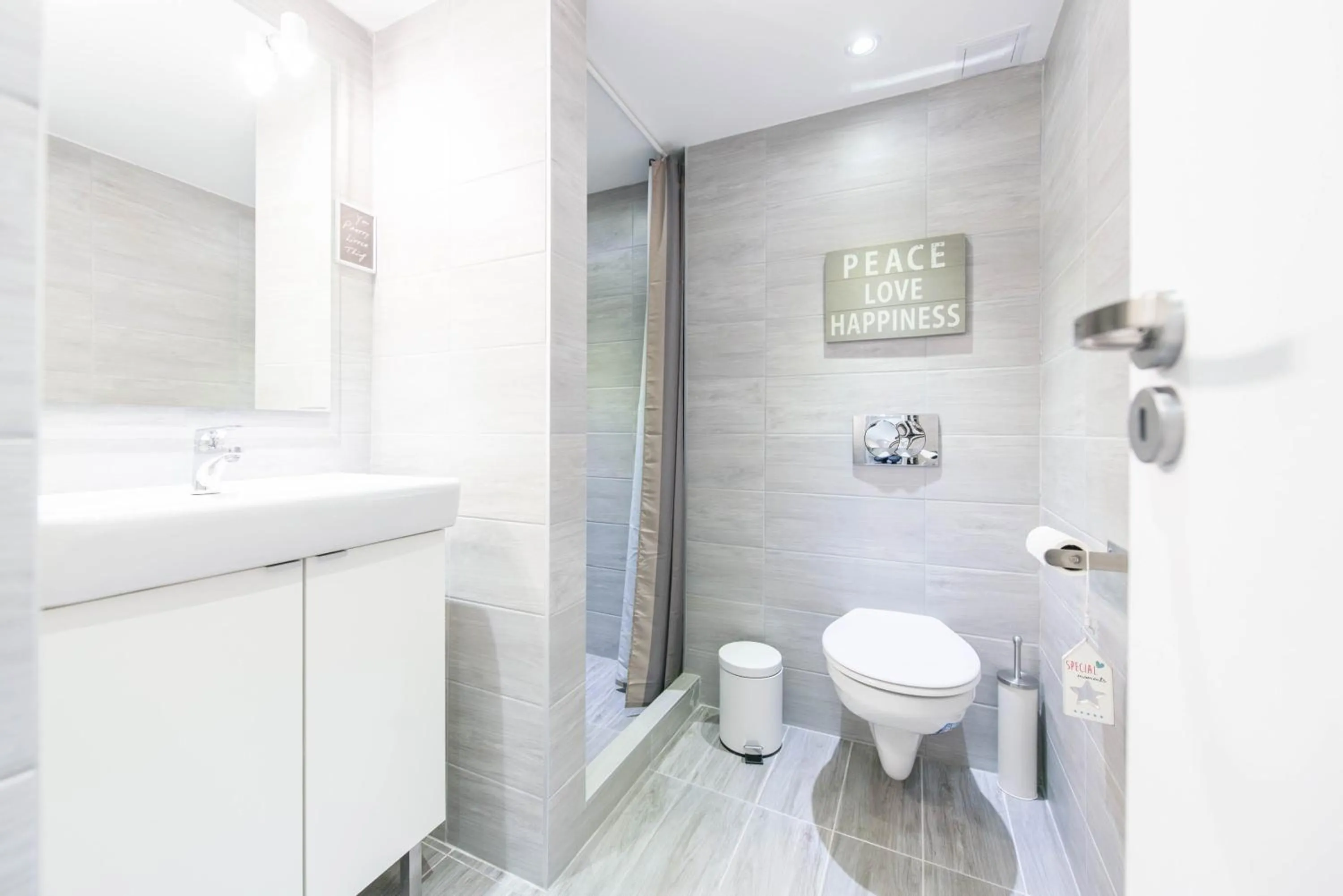 Bathroom in happy home POP