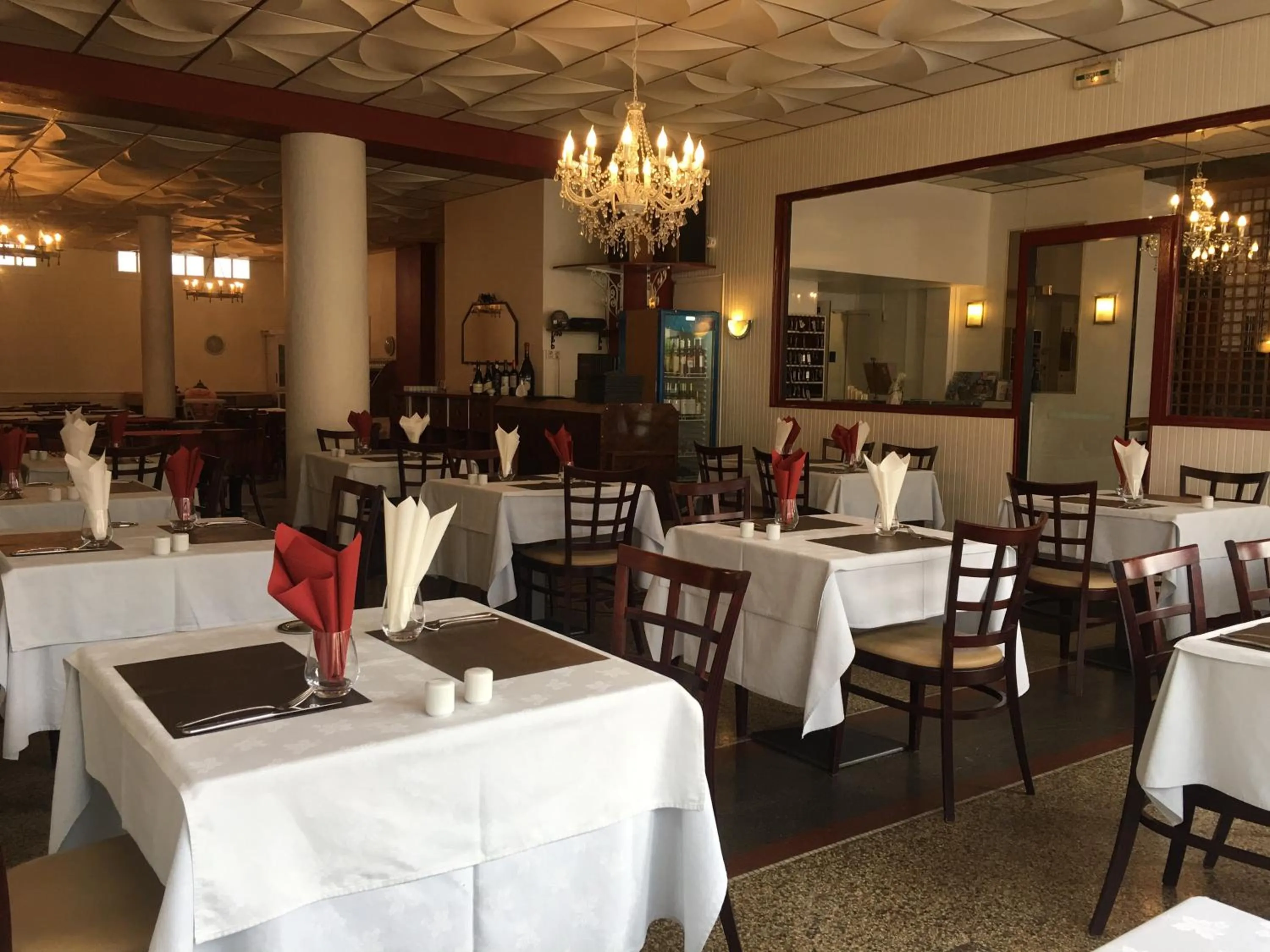 Restaurant/places to eat in Hôtel Océan