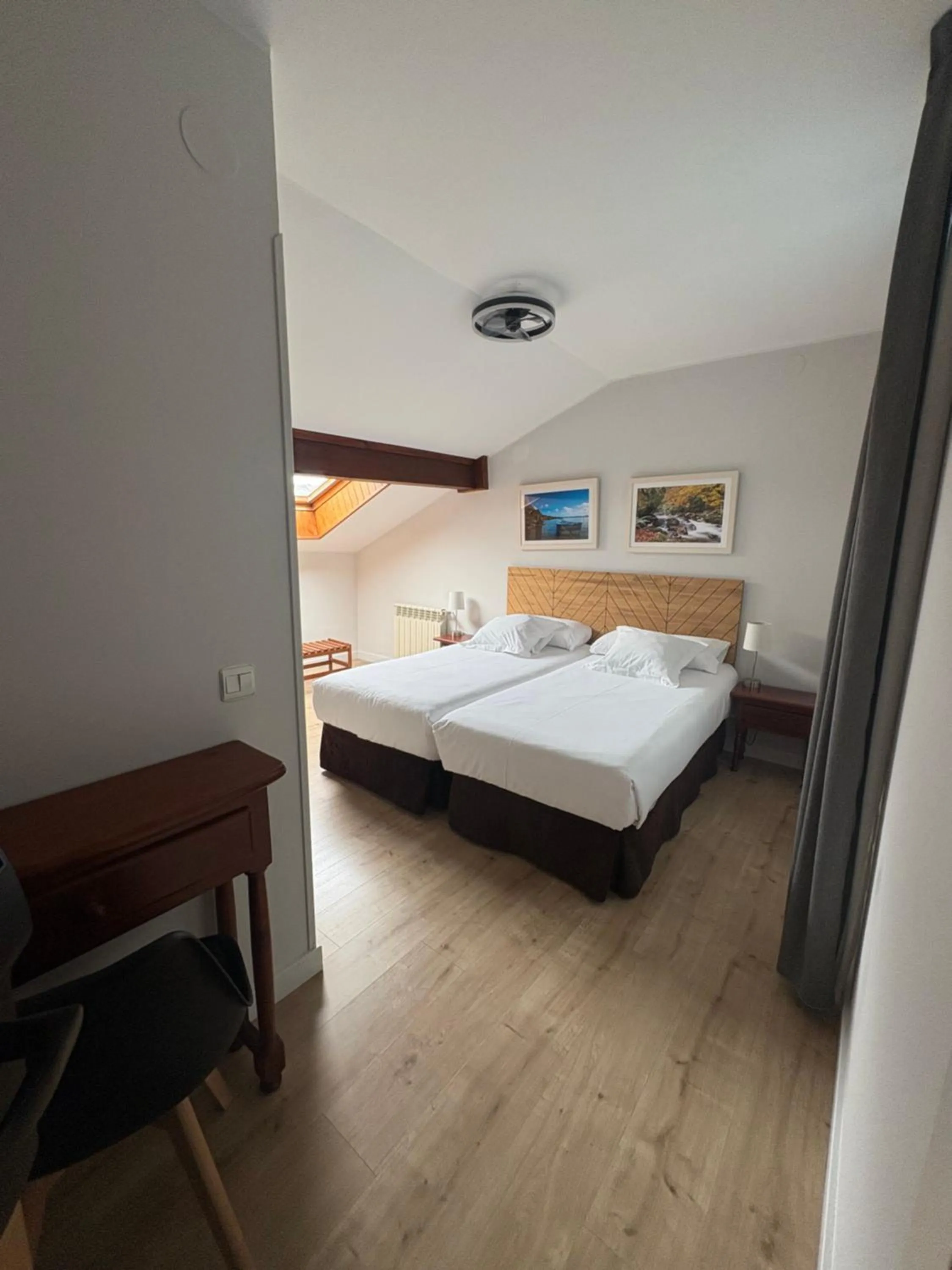 Photo of the whole room in Hotel Puerto de Llanes