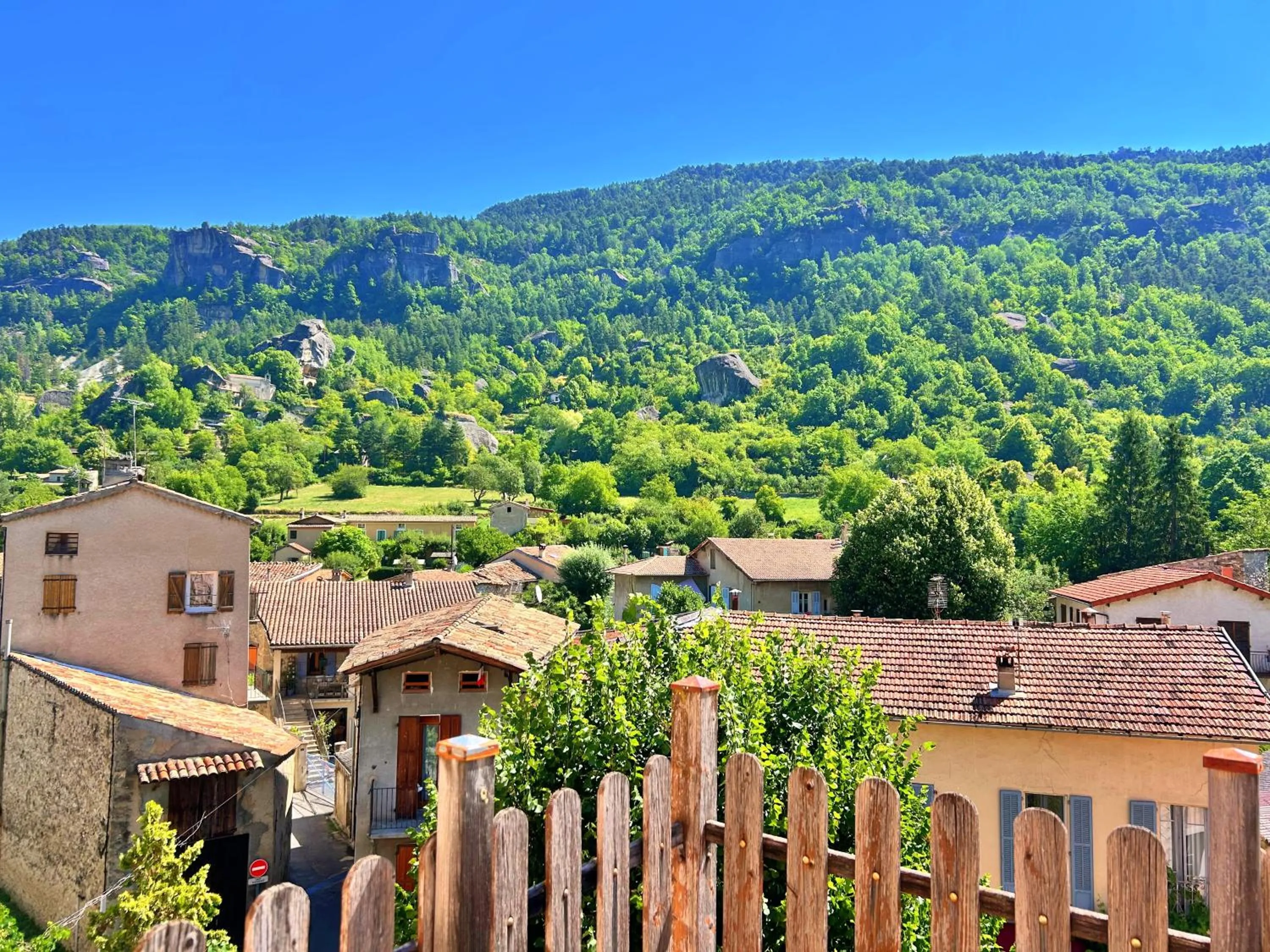 Restaurant/places to eat in Les Callunes
