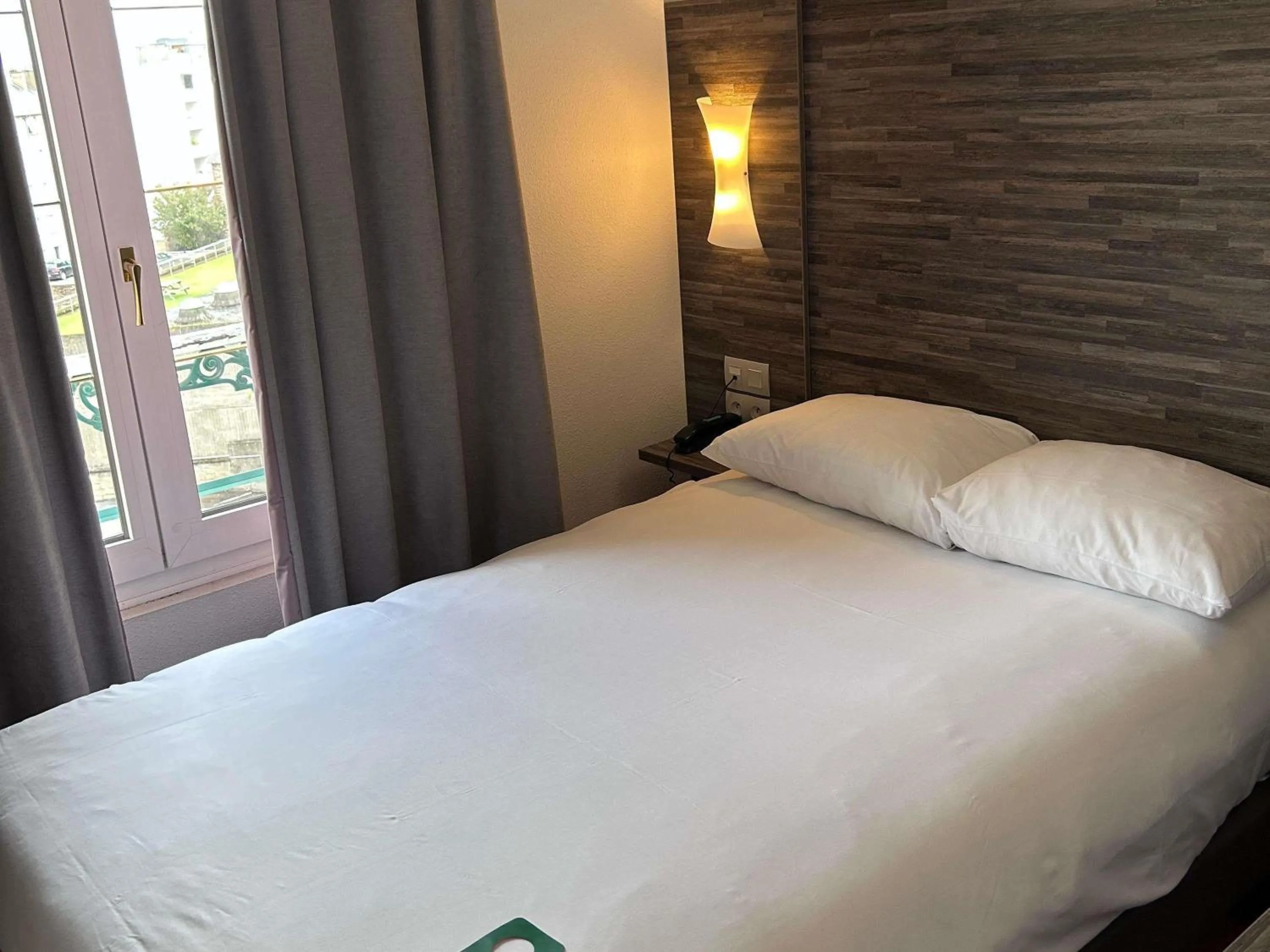 Bedroom, Bed in ibis Styles Rennes Centre Gare Nord