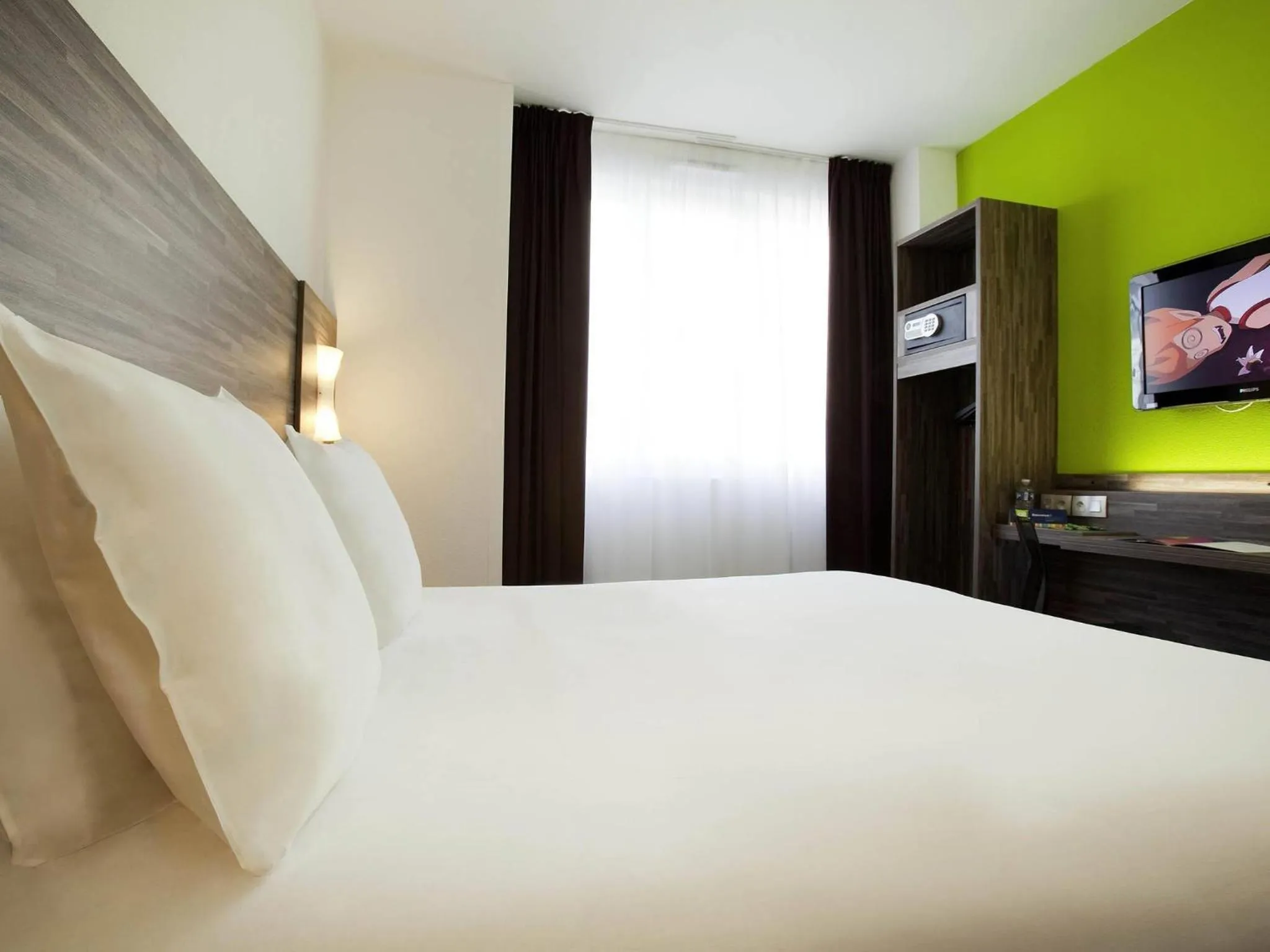 Bedroom, Bed in ibis Styles Rennes Centre Gare Nord