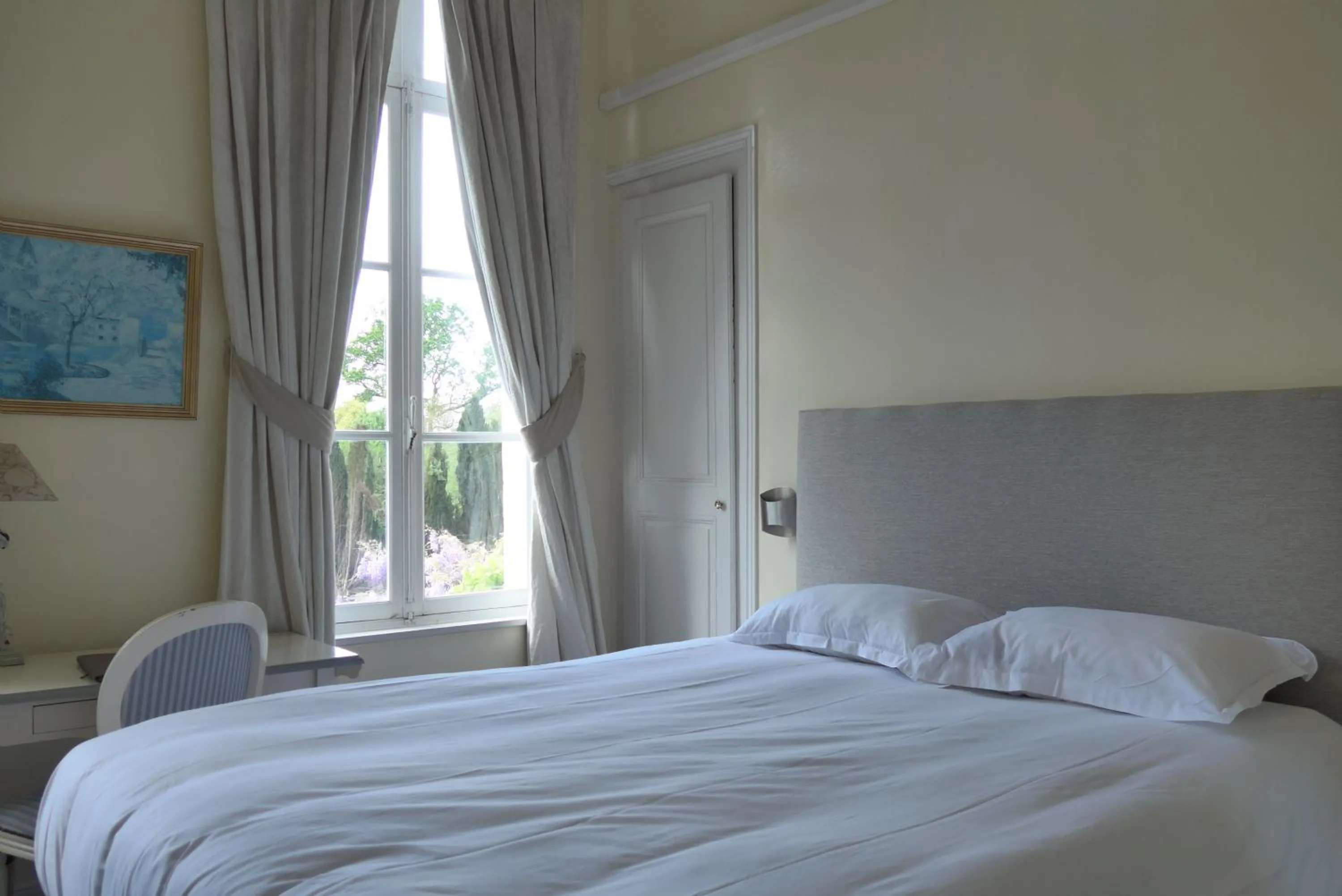 Bed in Chateau D'aubry