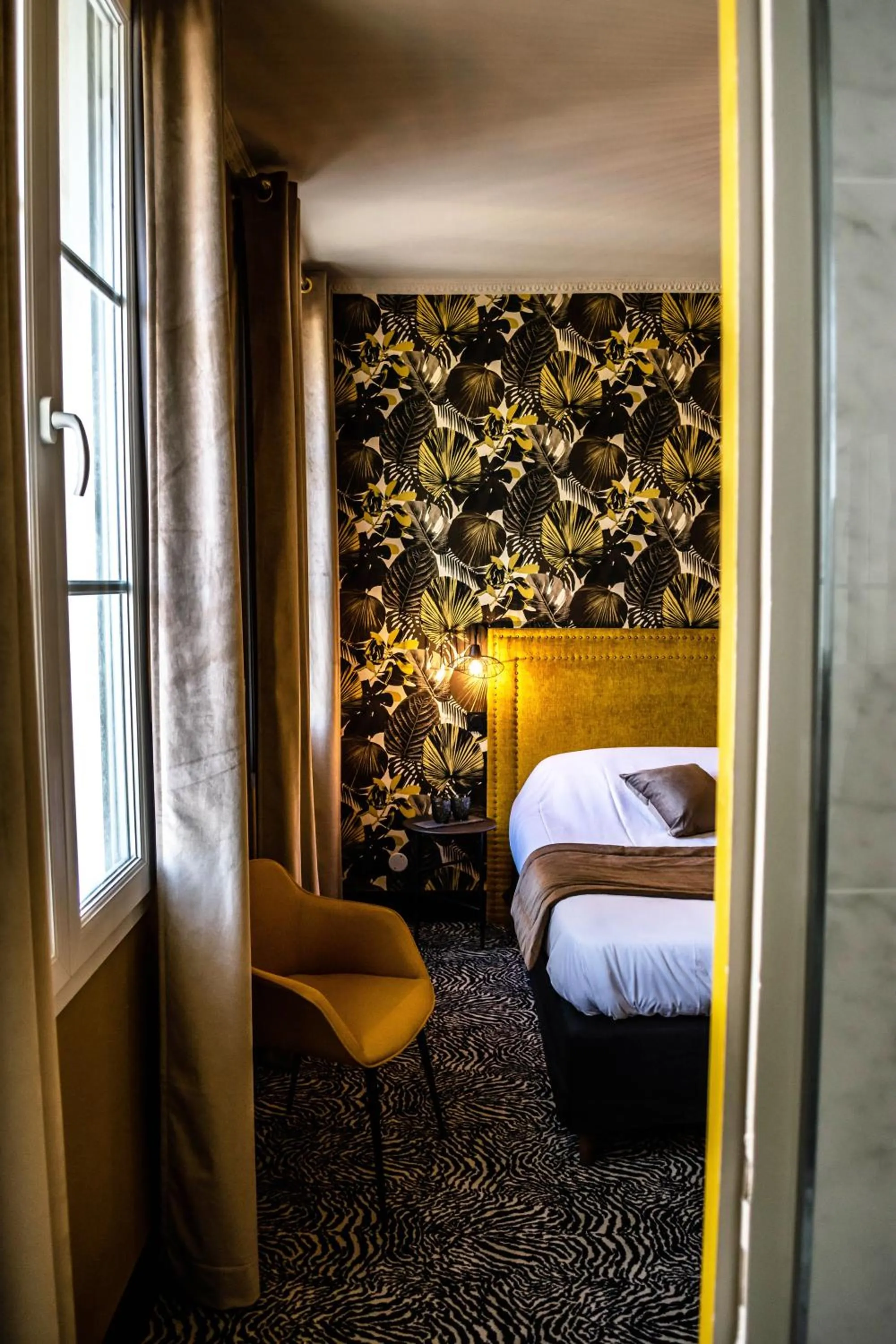 Bed in La villa 10 HÔTEL SPA