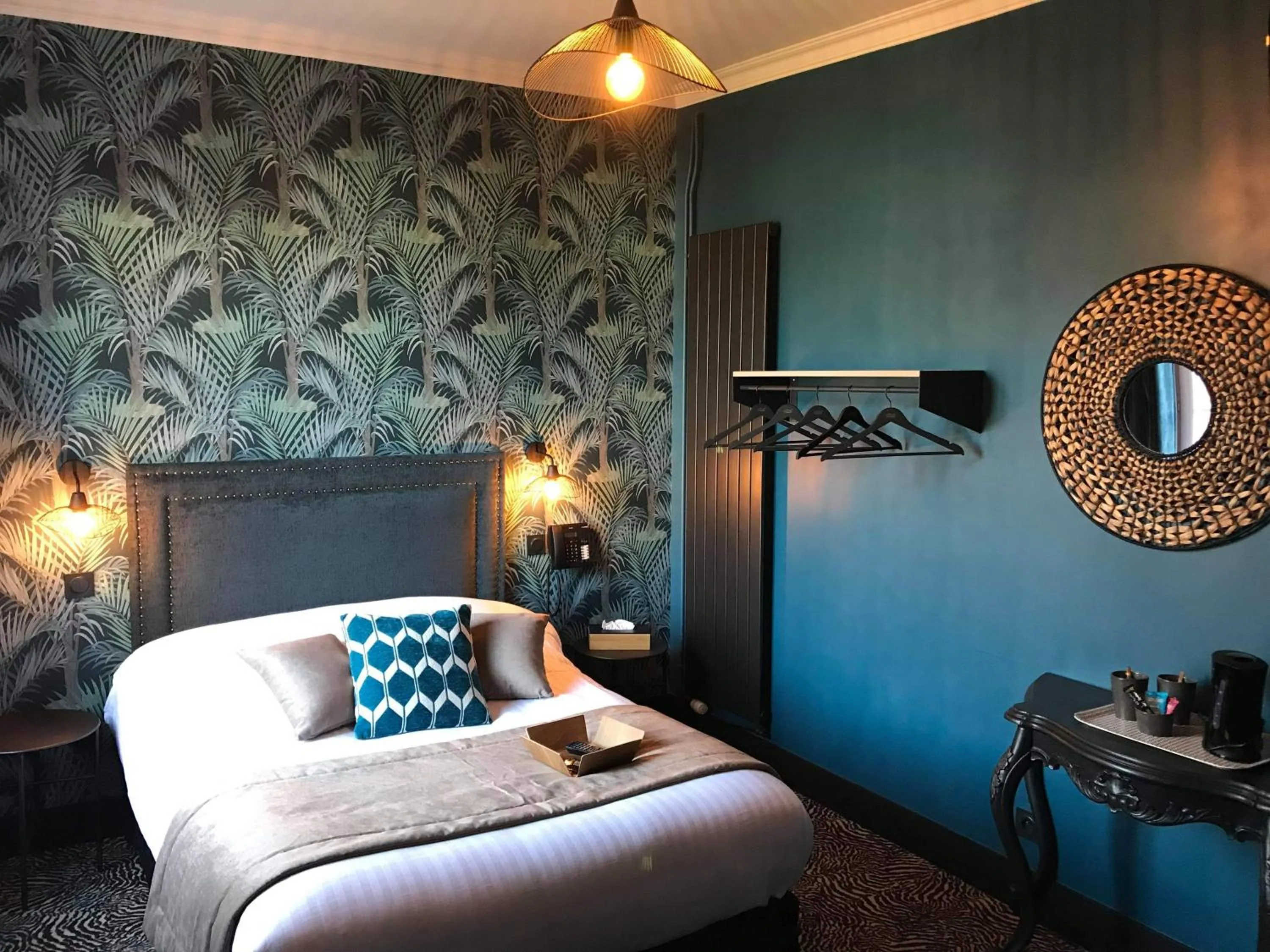 Photo of the whole room in La villa 10 HÔTEL SPA