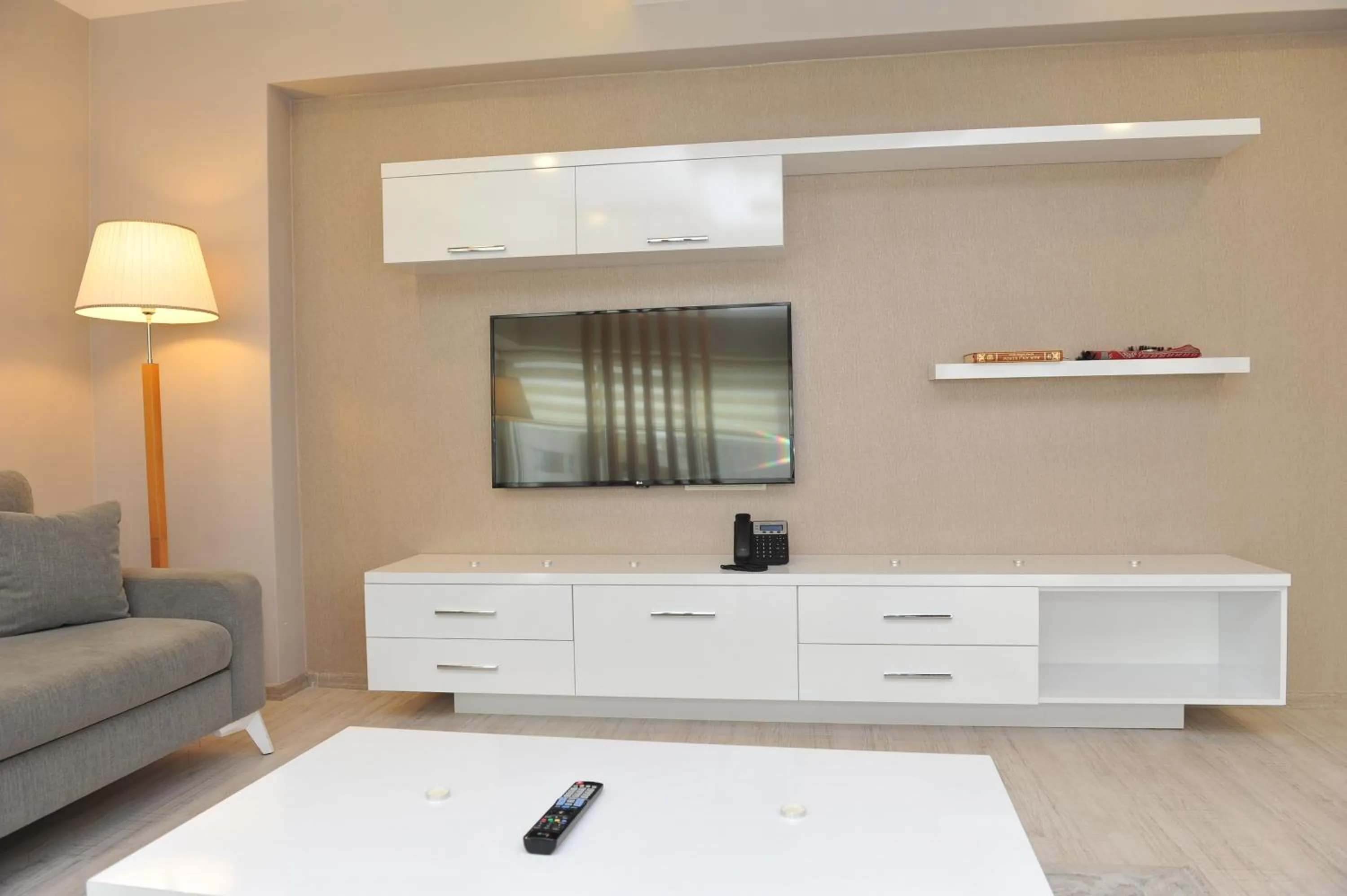 TV and multimedia in Qamar Prestige Suites
