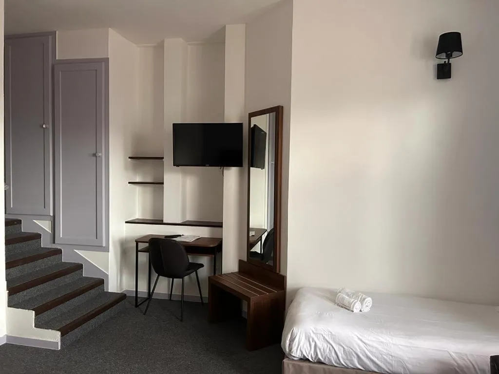 Bed in Hotel Moderne Vichy Soirée étape