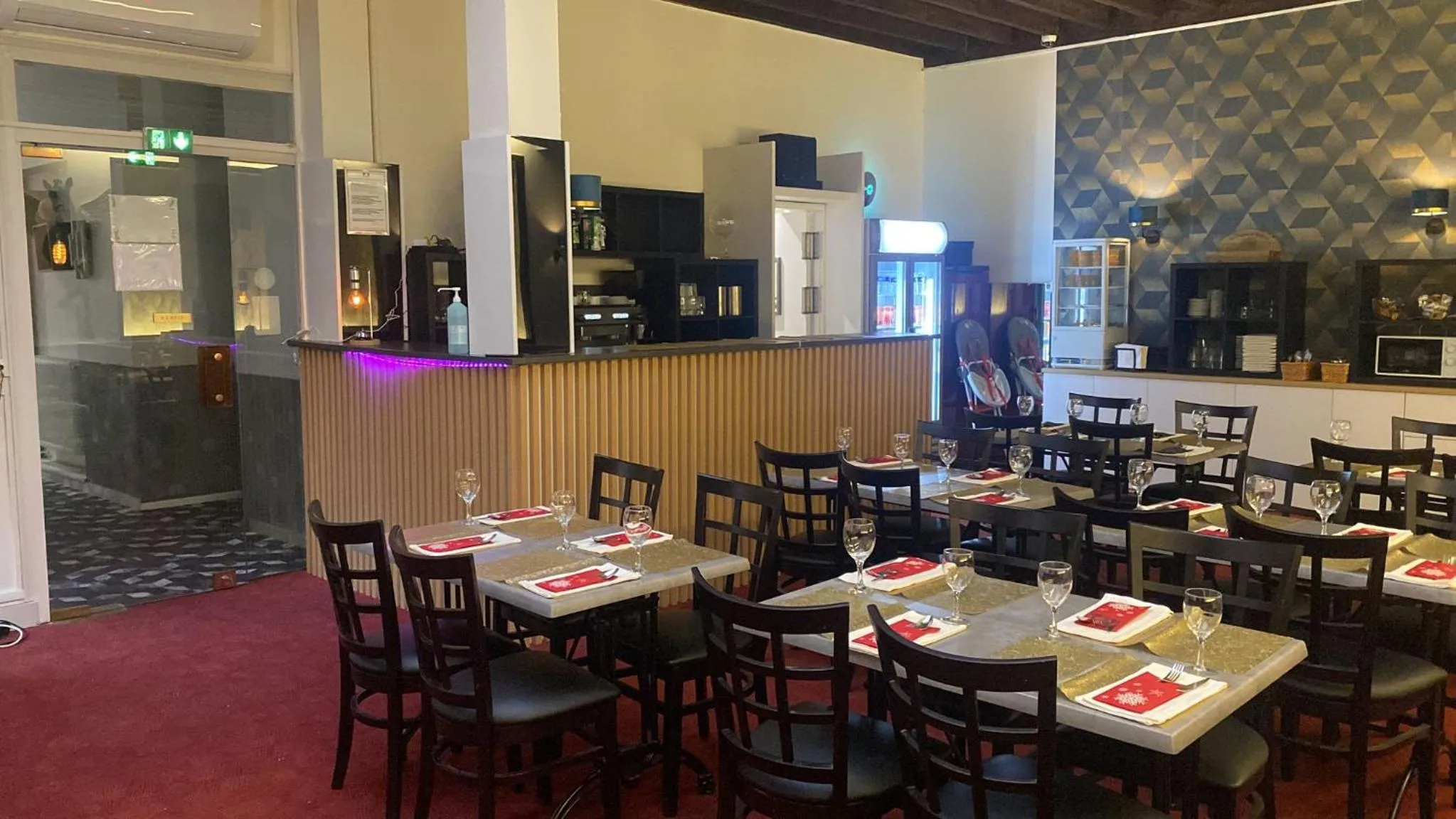 Restaurant/places to eat in Hotel Moderne Vichy Soirée étape