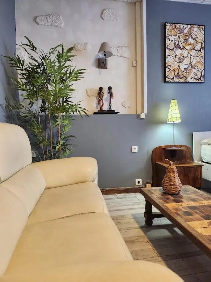 Bedroom in Ariane Hôtel