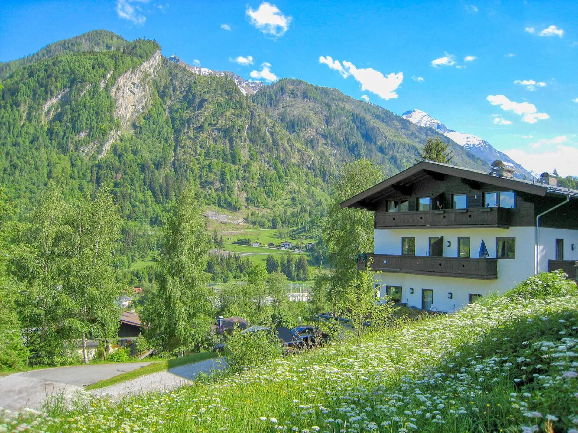 Haus Kitzsteinhorn 7 - by Alpen Apartments